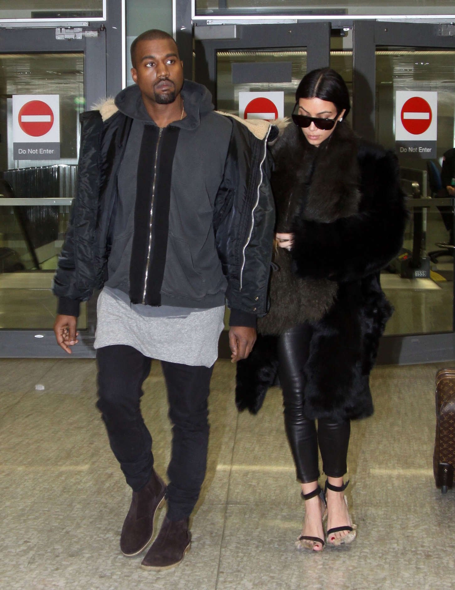 Kim Kardashian arriving at Washington Dulles International Airport