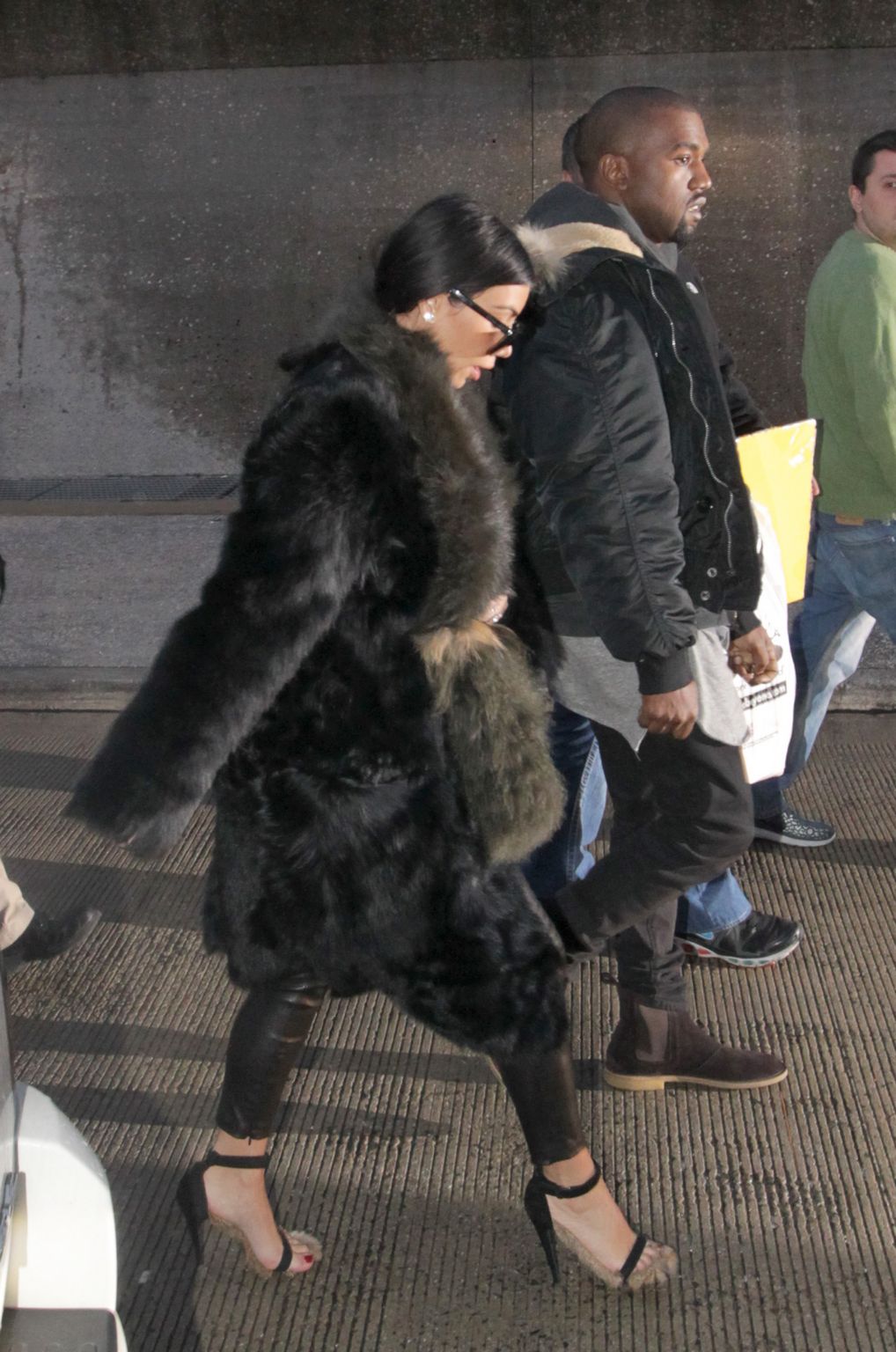 Kim Kardashian arriving at Washington Dulles International Airport