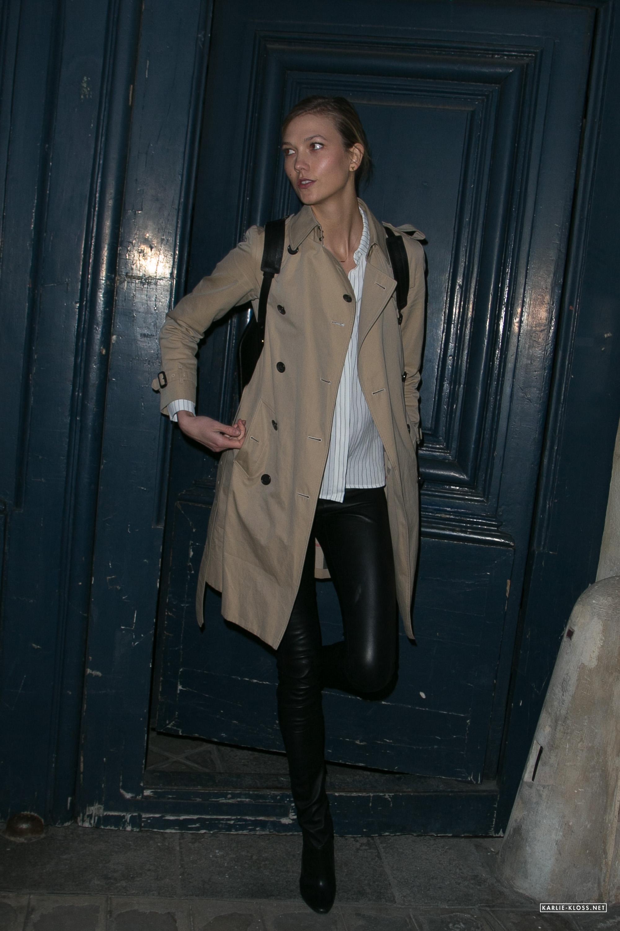 Karlie Kloss leaving Rehearsals In Paris