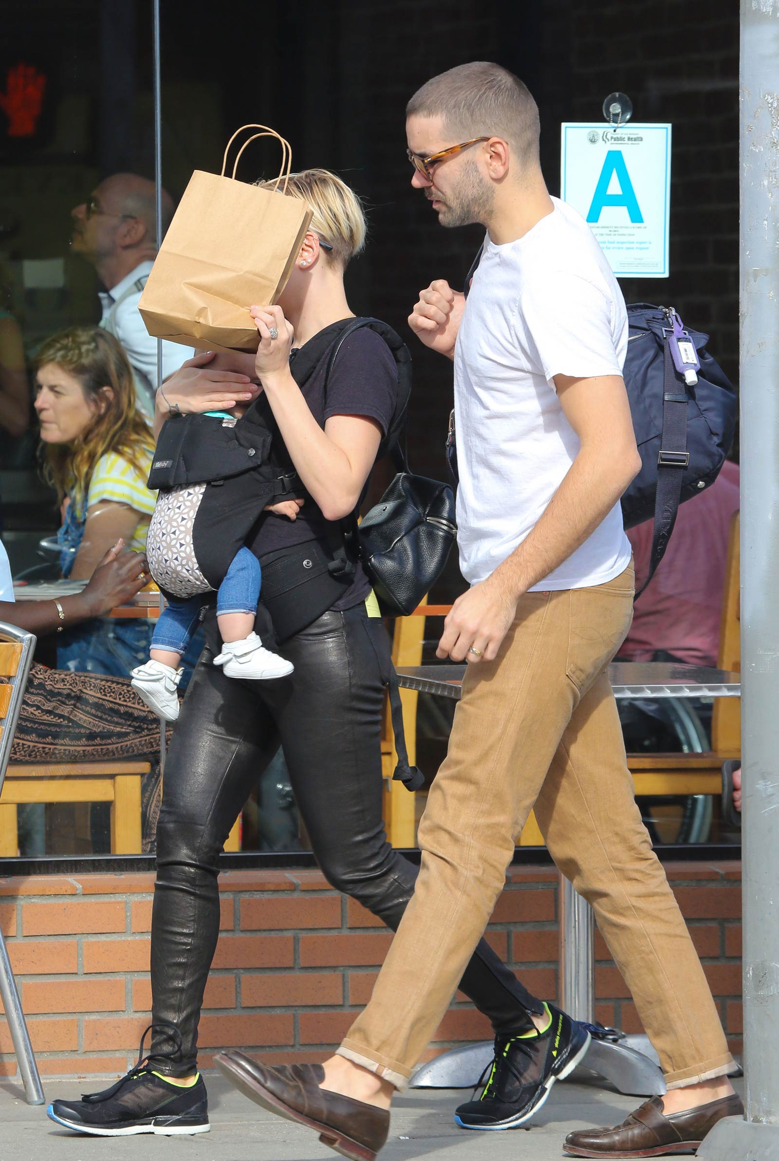 Scarlett Johansson shopping in Venice Beach