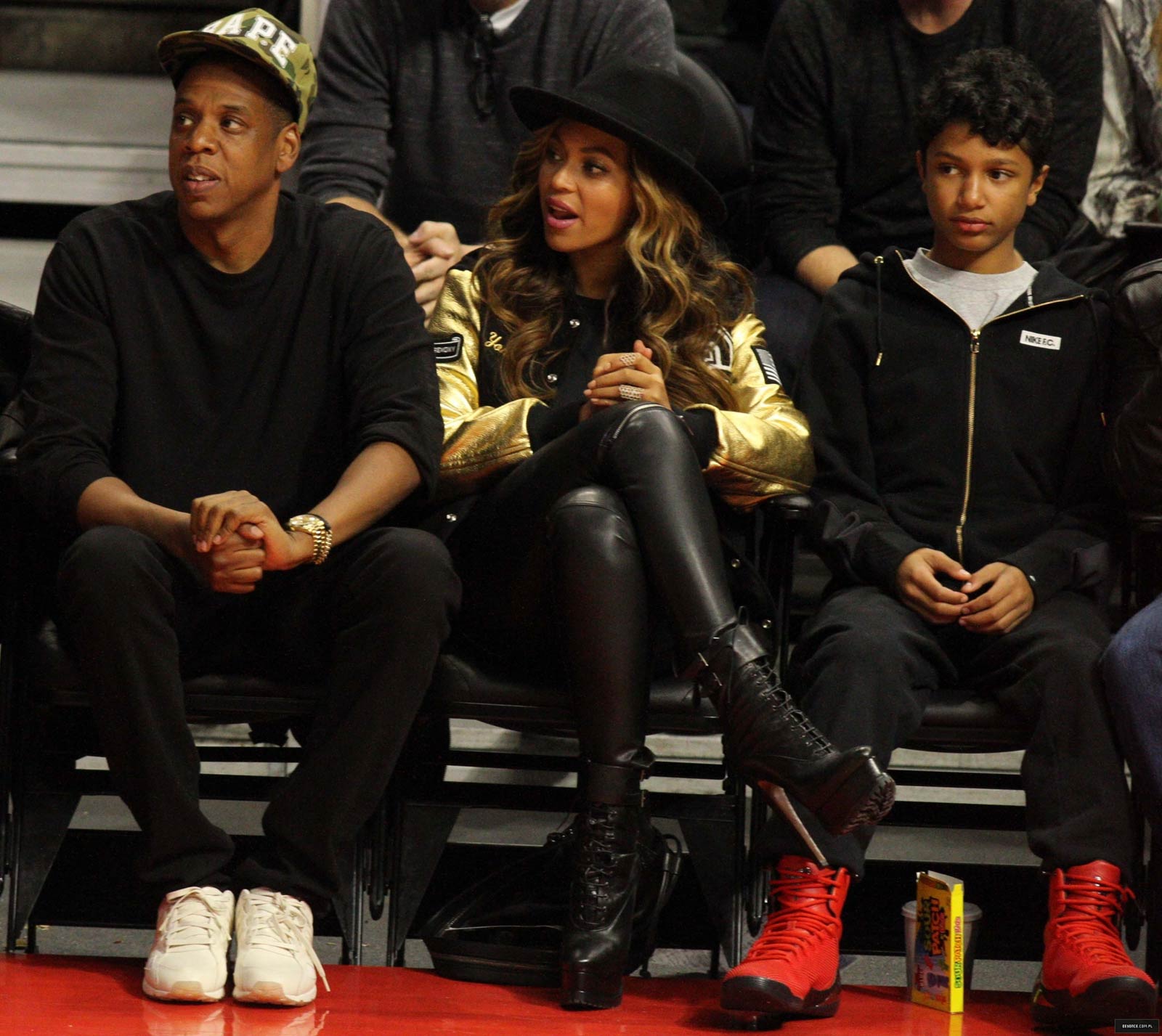 Beyonce attends Los Angeles Clippers vs Cleveland Cavaliers game