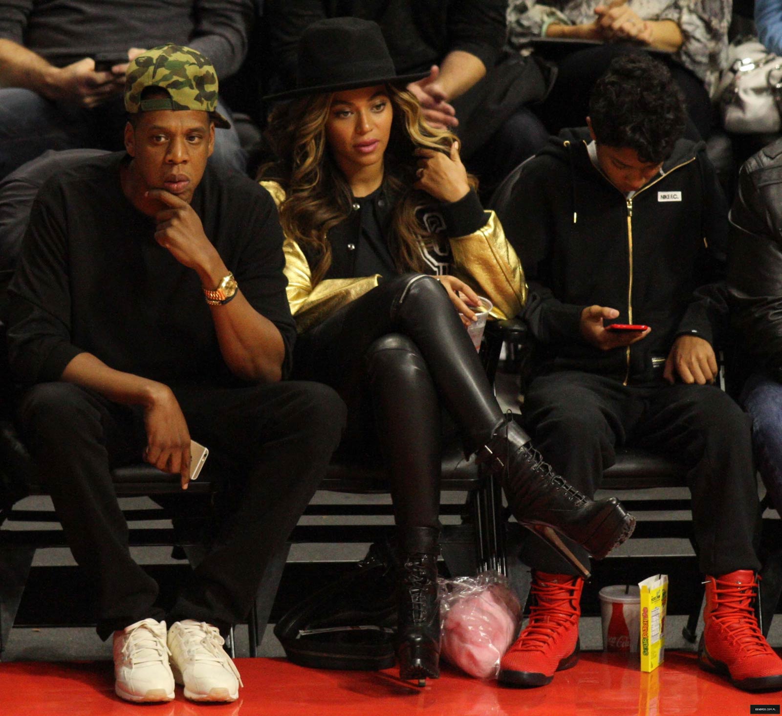 Beyonce attends Los Angeles Clippers vs Cleveland Cavaliers game