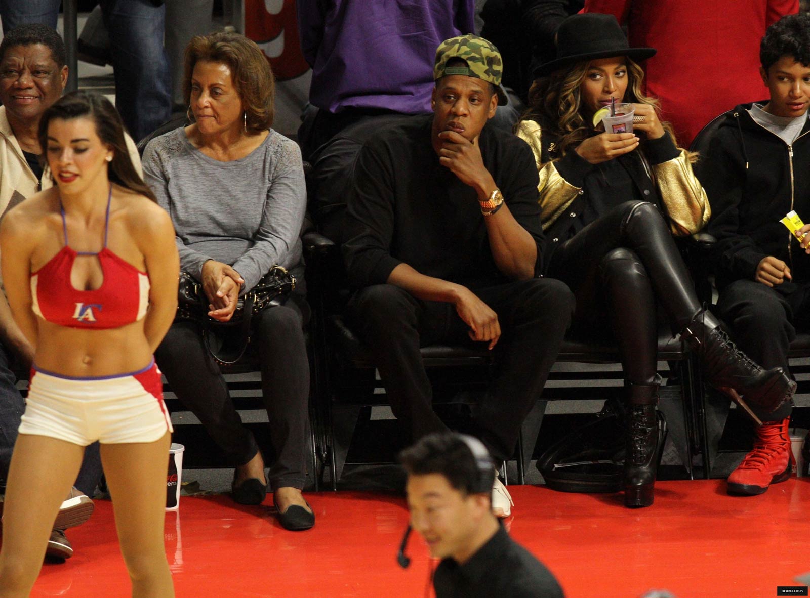 Beyonce attends Los Angeles Clippers vs Cleveland Cavaliers game