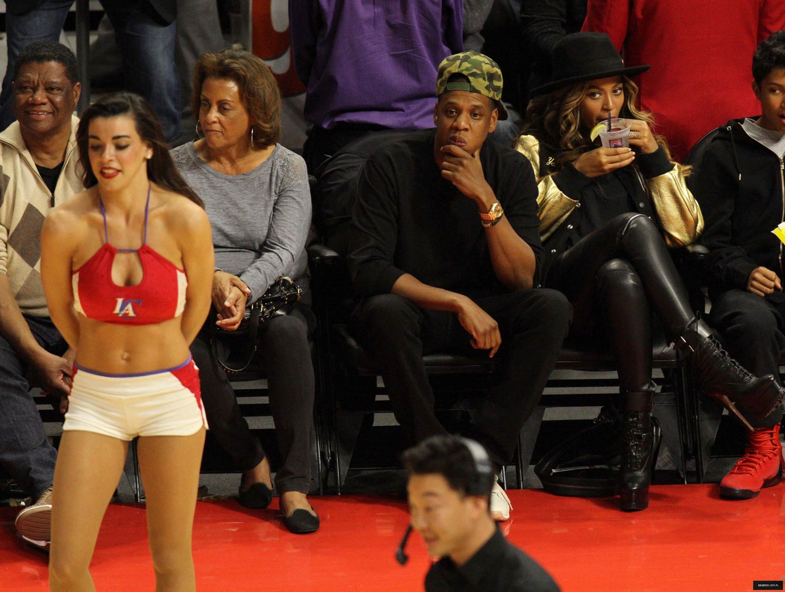 Beyonce attends Los Angeles Clippers vs Cleveland Cavaliers game