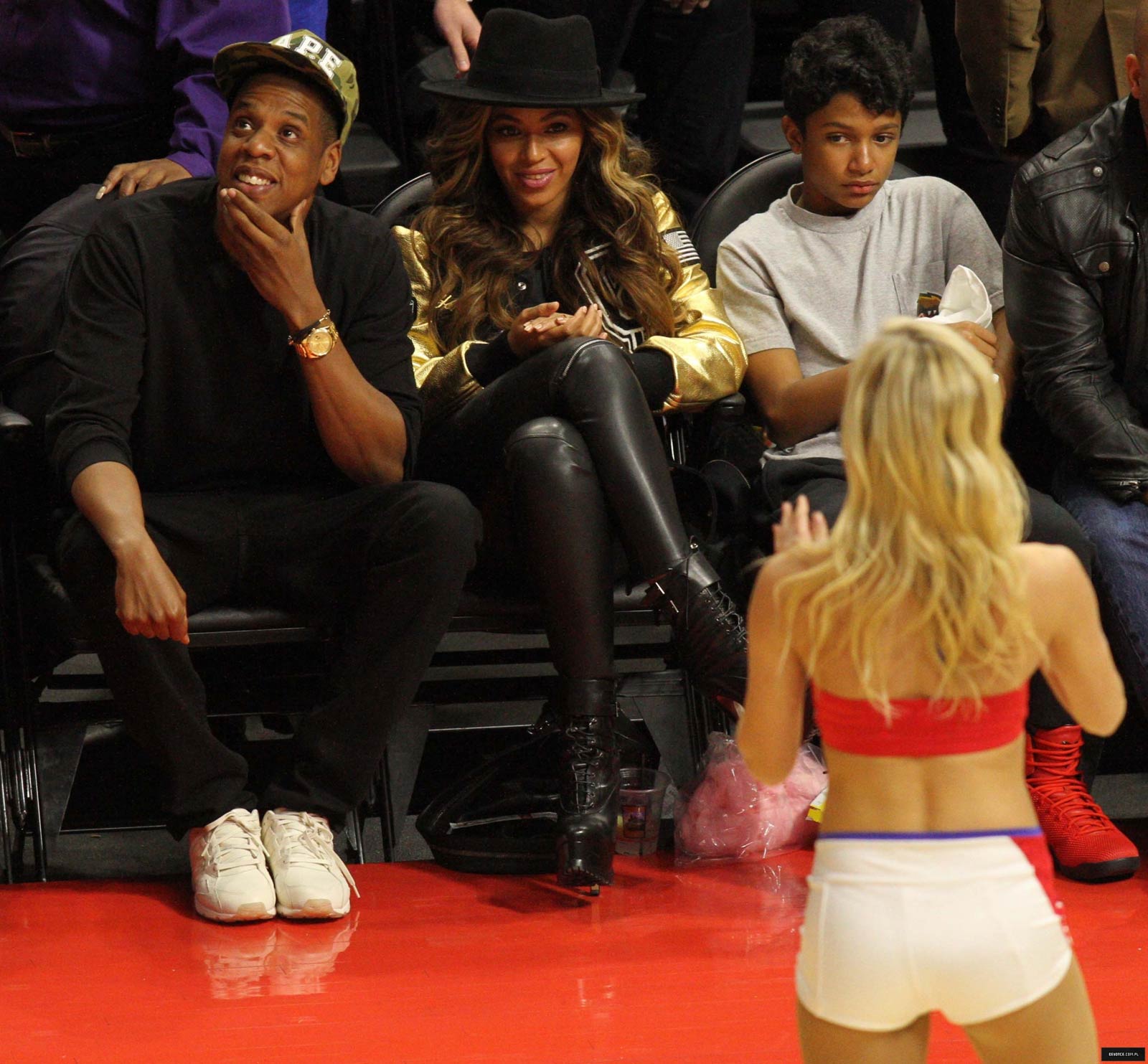 Beyonce attends Los Angeles Clippers vs Cleveland Cavaliers game