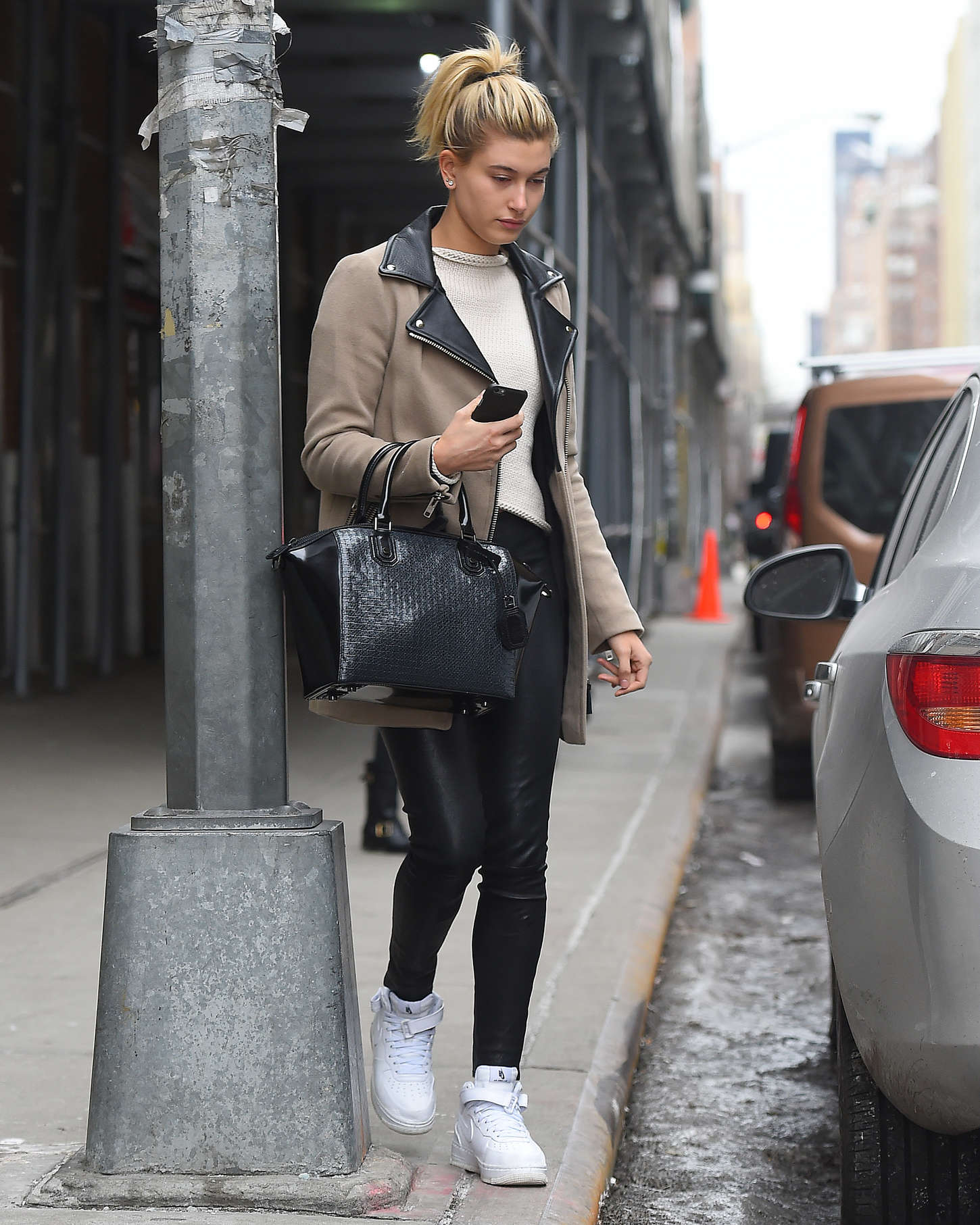 Hailey Baldwin out in NYC