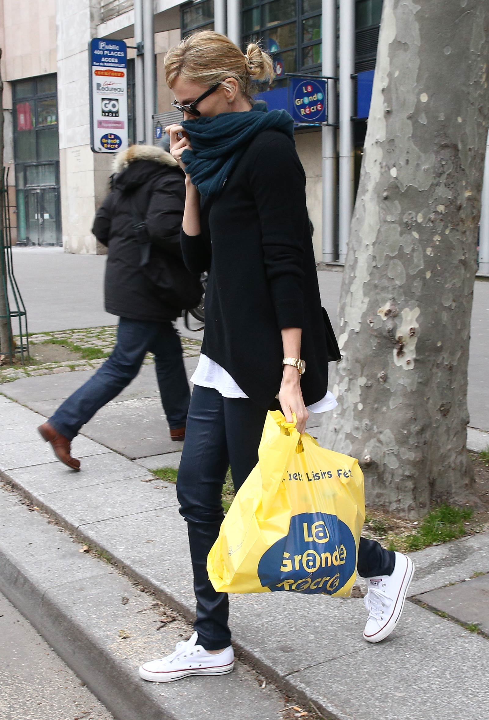 Charlize Theron at Le Voltaire restaurant