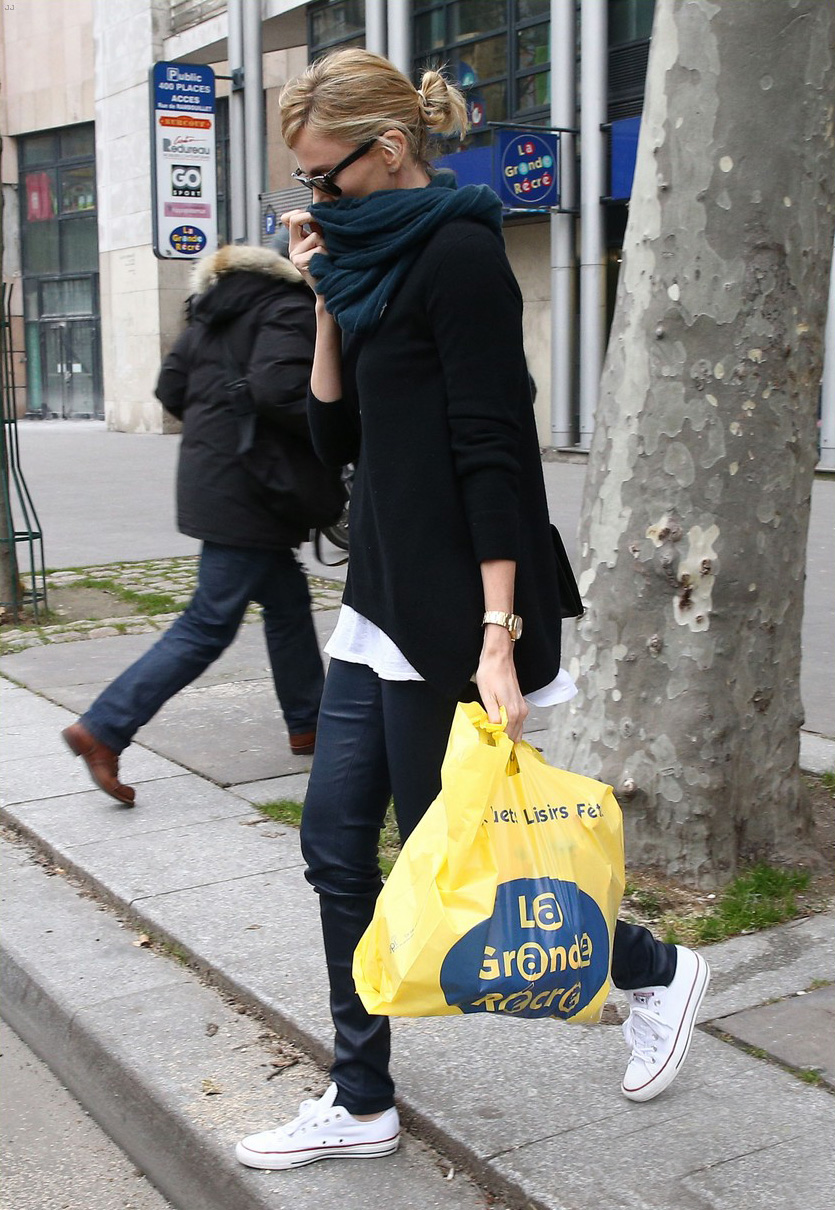 Charlize Theron at Le Voltaire restaurant