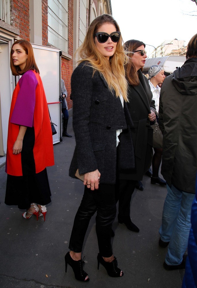Doutzen Kroes leave the Fendi Fashion Show