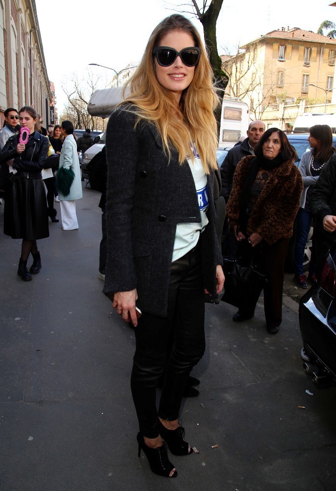 Doutzen Kroes leave the Fendi Fashion Show