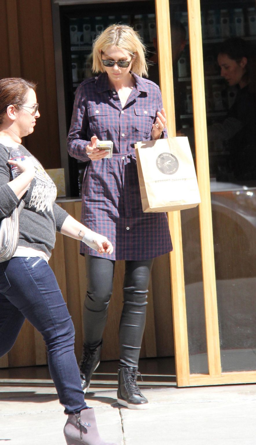 Jenna Elfman spotted in Beverly Hills