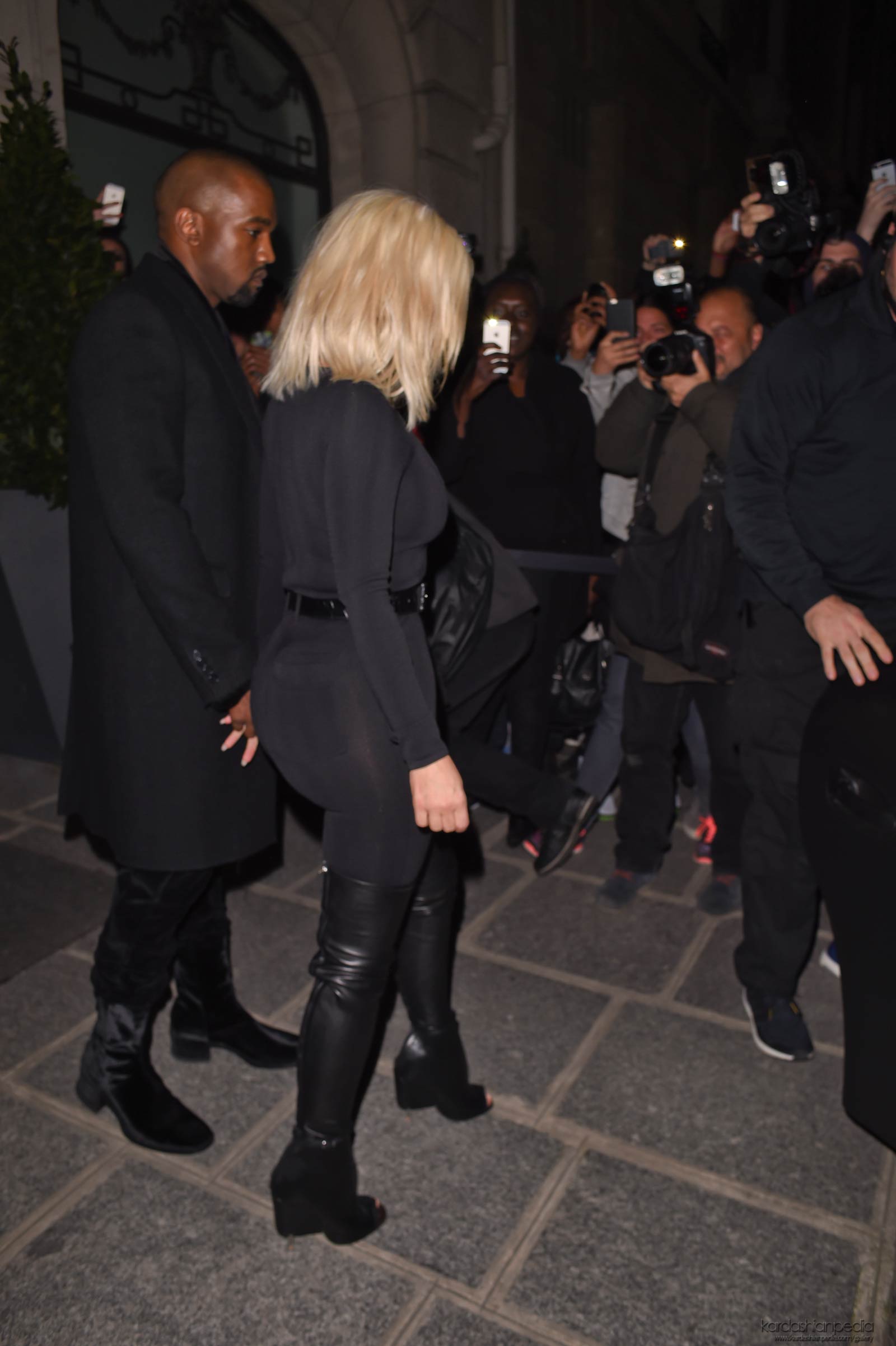 Kim Kardashian step out of her hotel