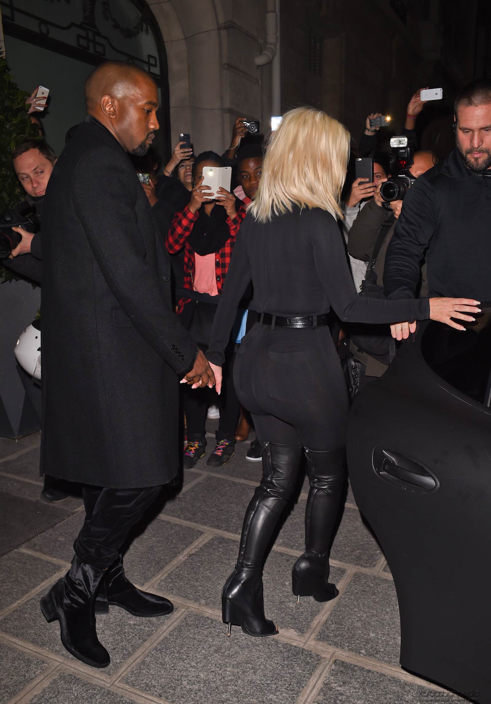 Kim Kardashian step out of her hotel