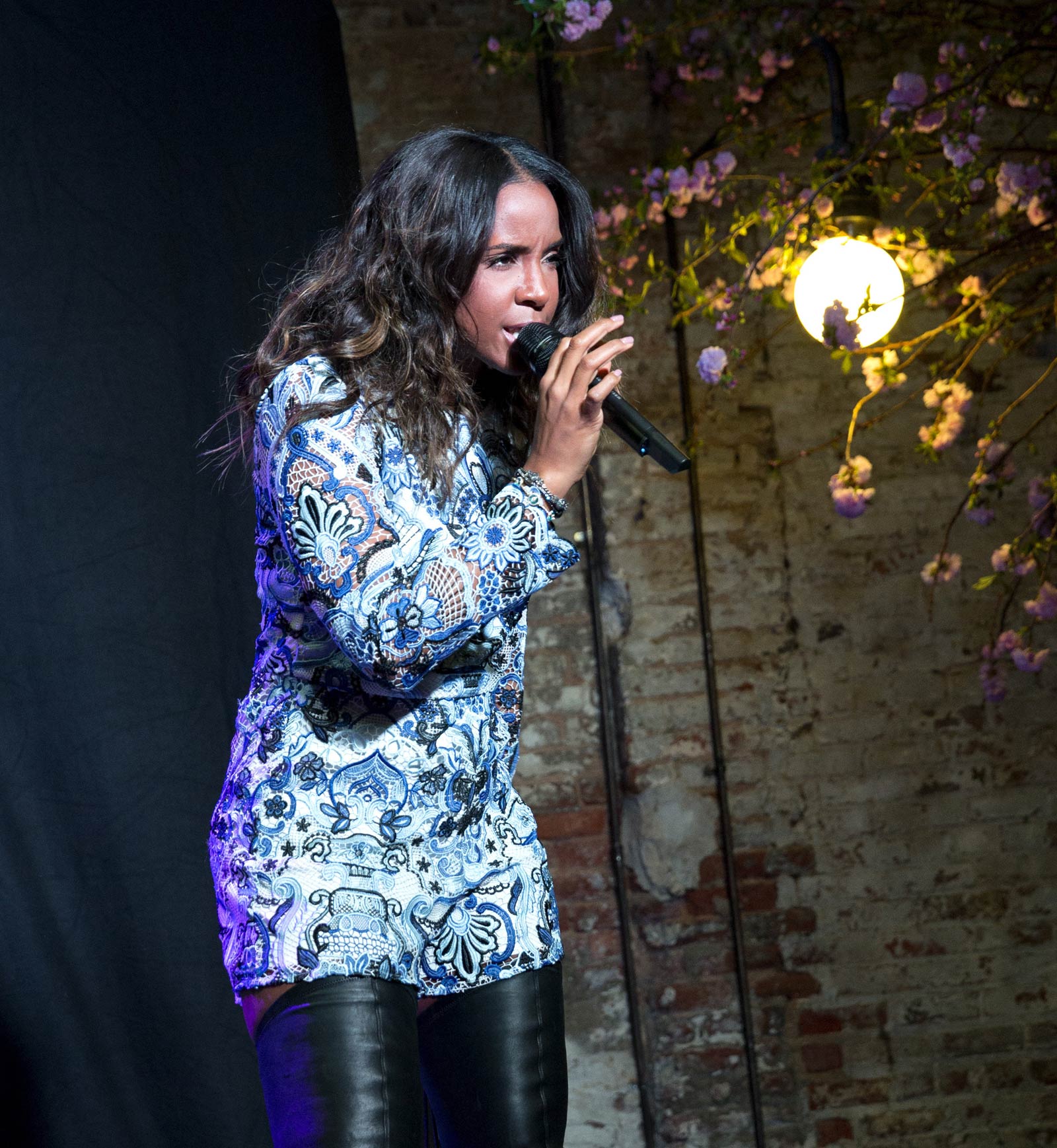 Kelly Rowland performs at the Claritin kick off spring event