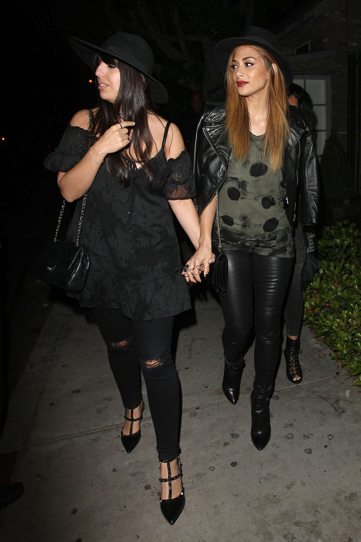 Nicole Scherzinger Leaves a Party with her friends