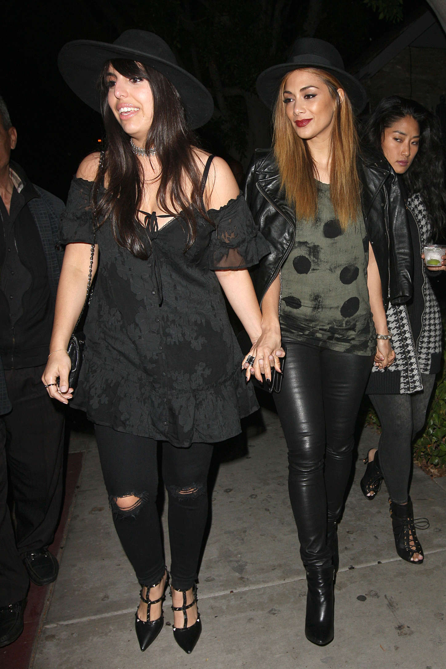 Nicole Scherzinger Leaves a Party with her friends