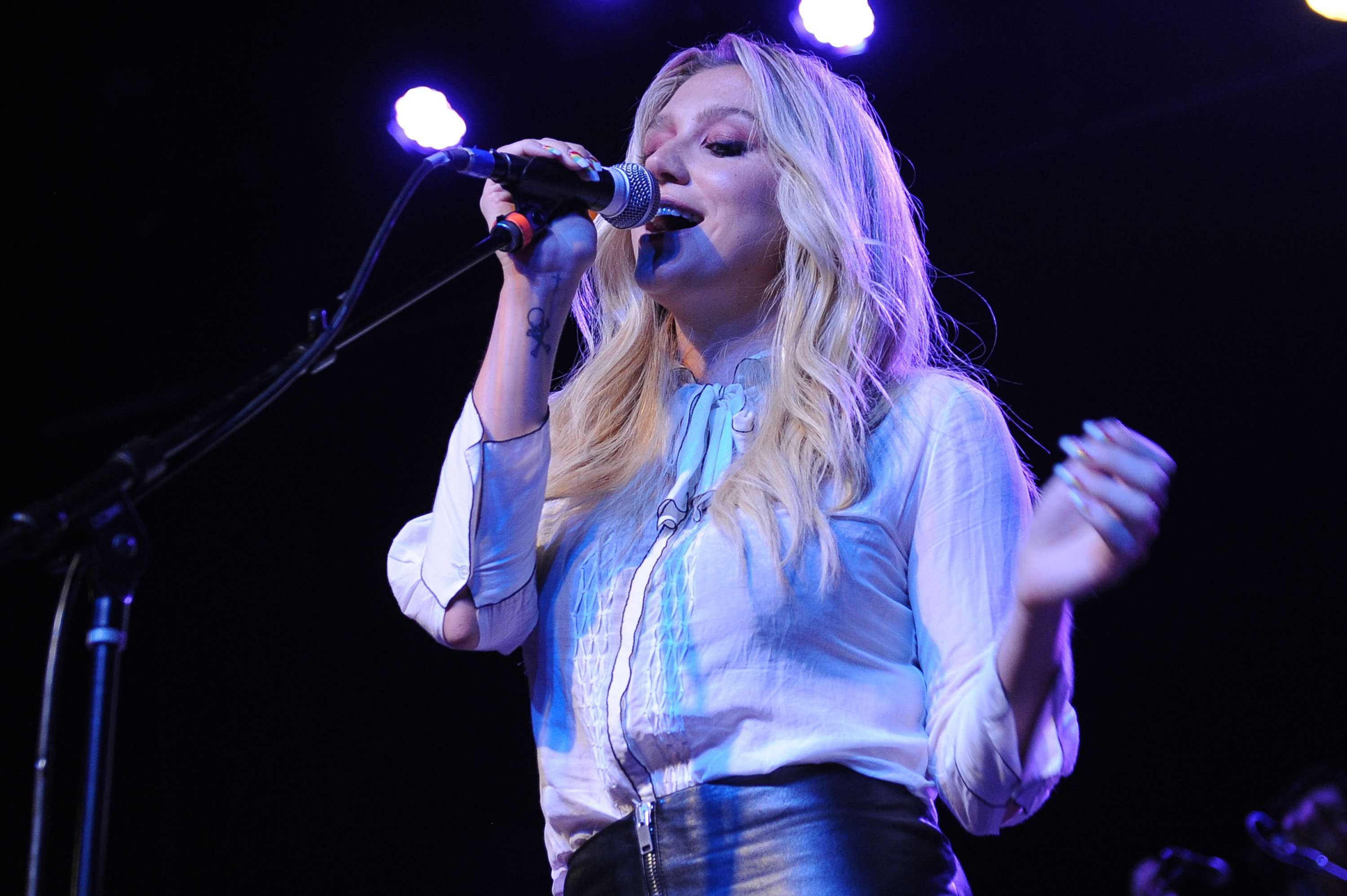 Kesha on stage at Brian Fest: A Night to Celebrate the Music of Brian Wilson