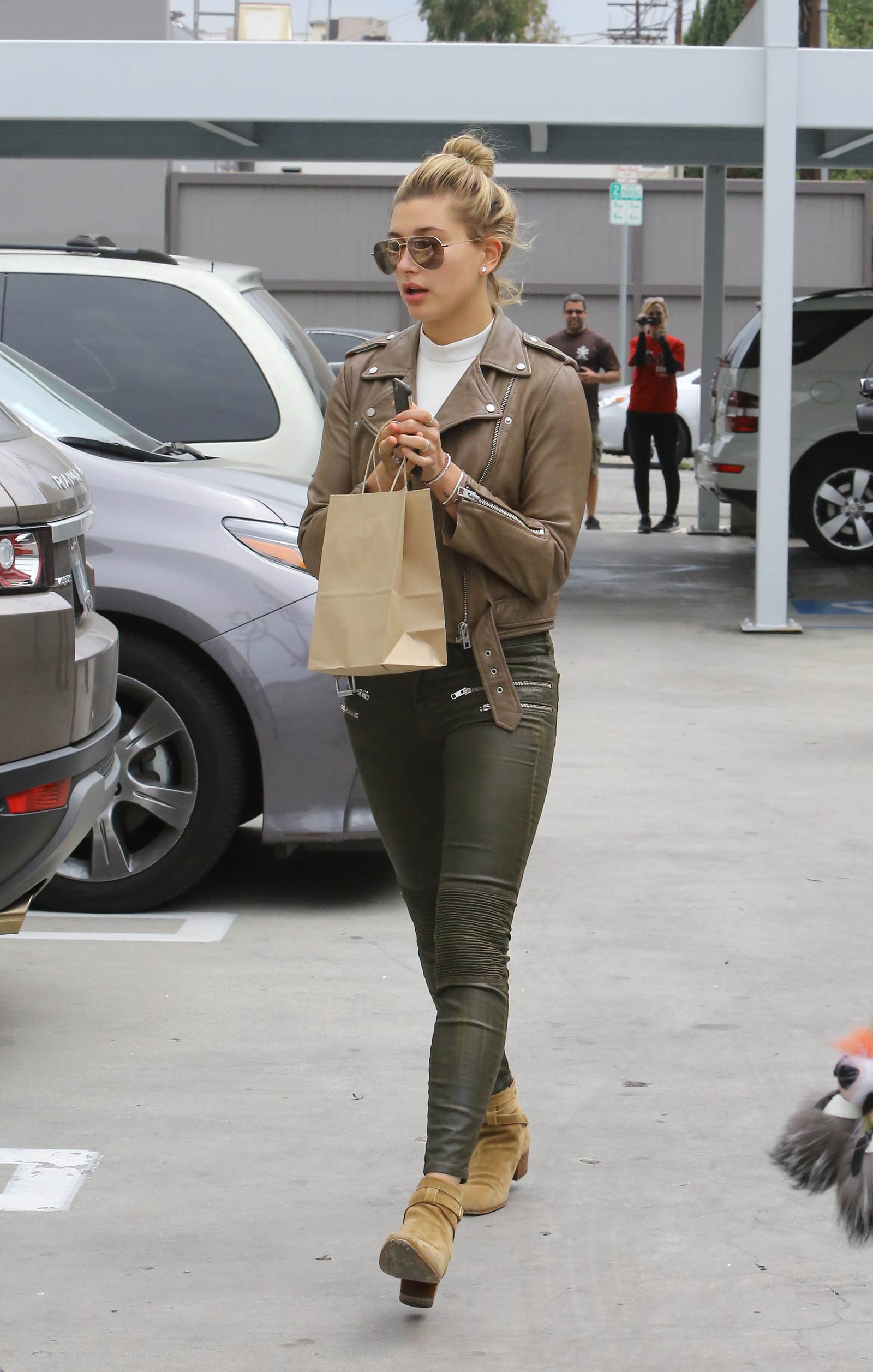 Hailey Baldwin visits a pancake house in West Hollywood