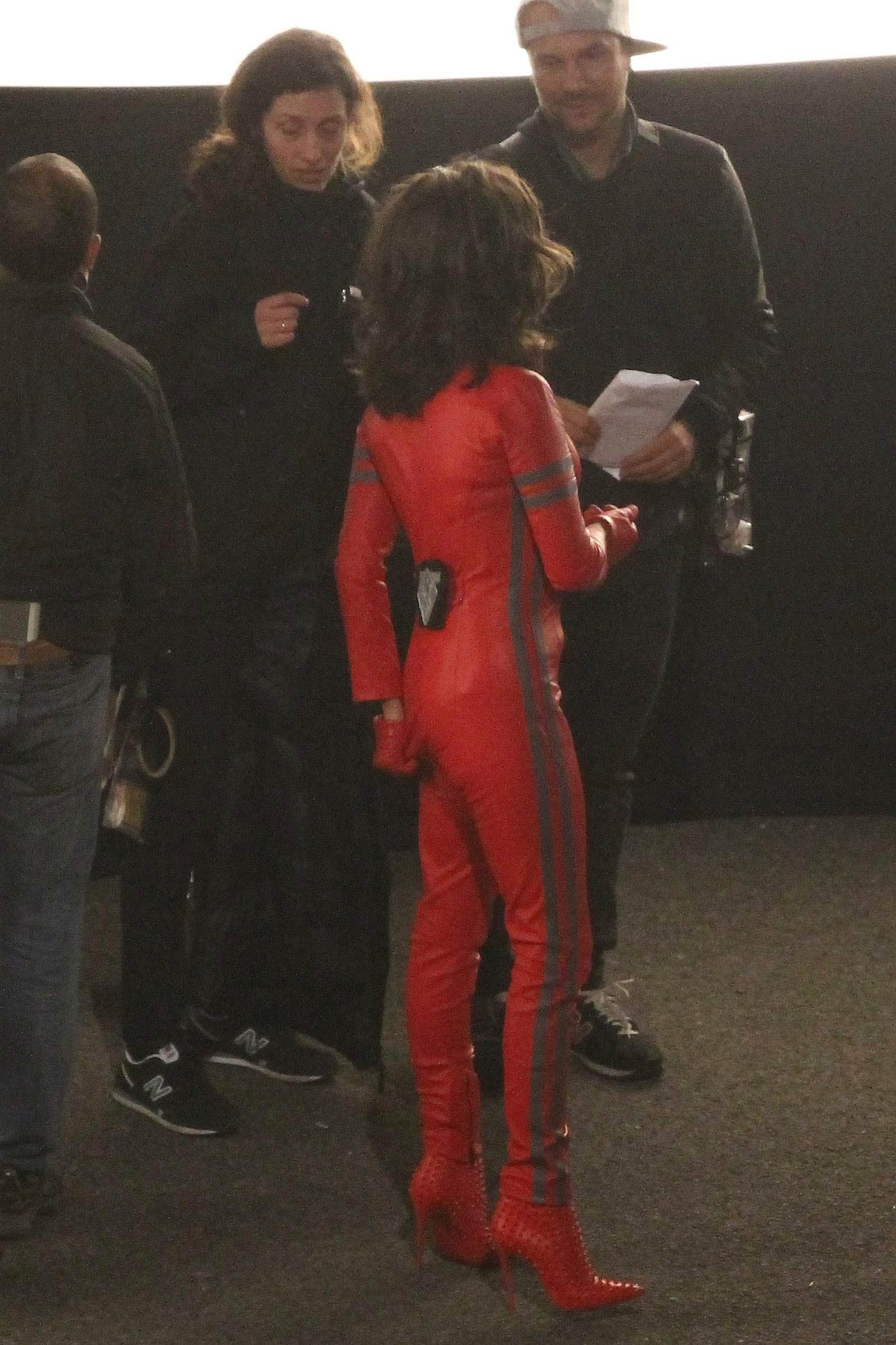 Penelope Cruz films some night scenes for Zoolander 2