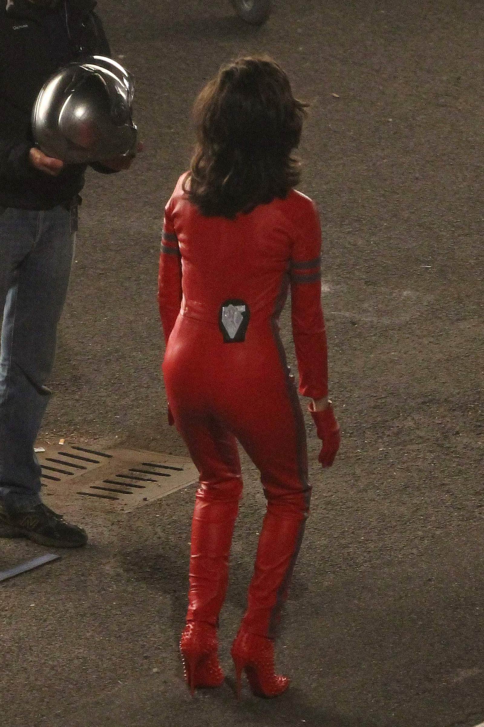 Penelope Cruz films some night scenes for Zoolander 2