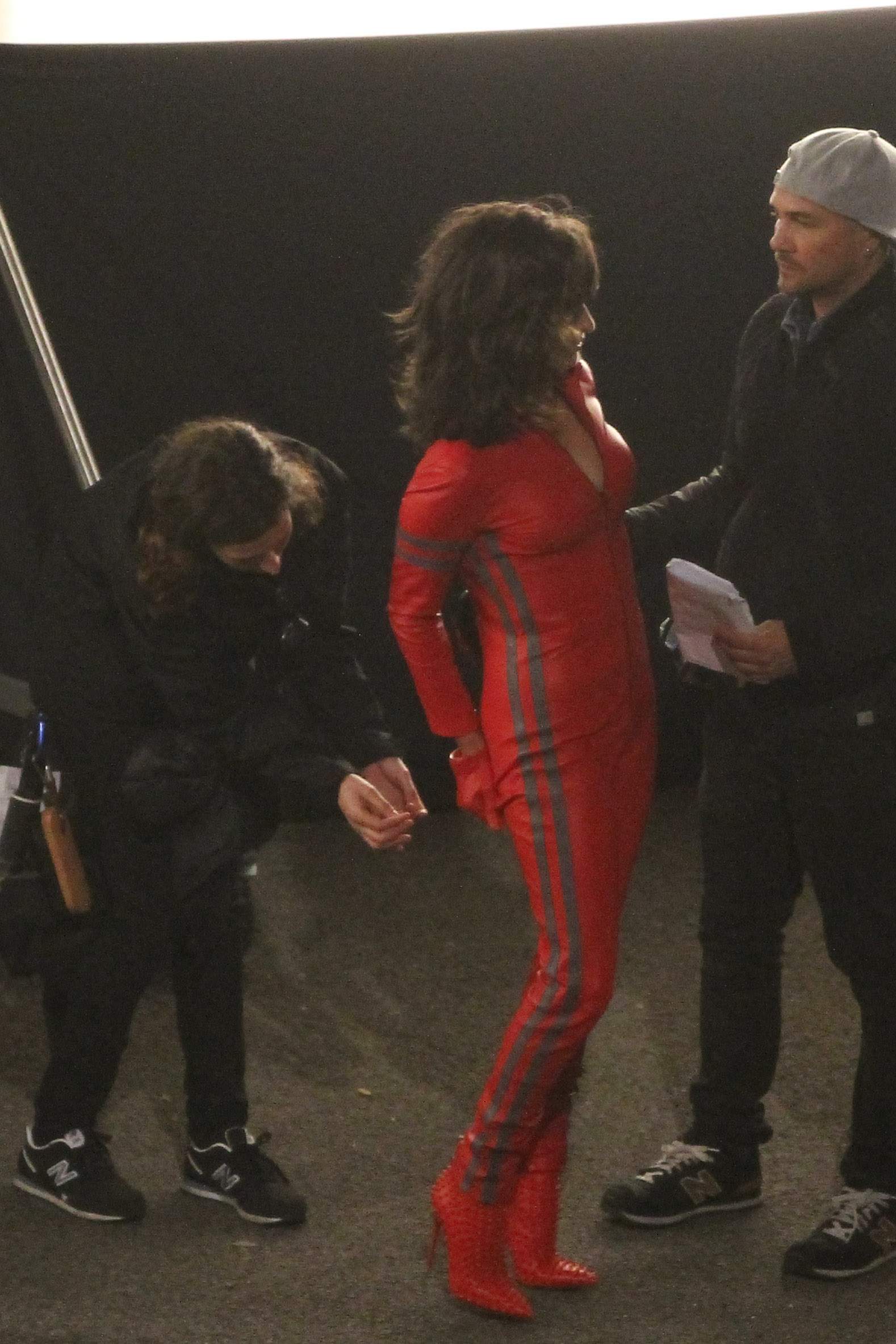 Penelope Cruz films some night scenes for Zoolander 2