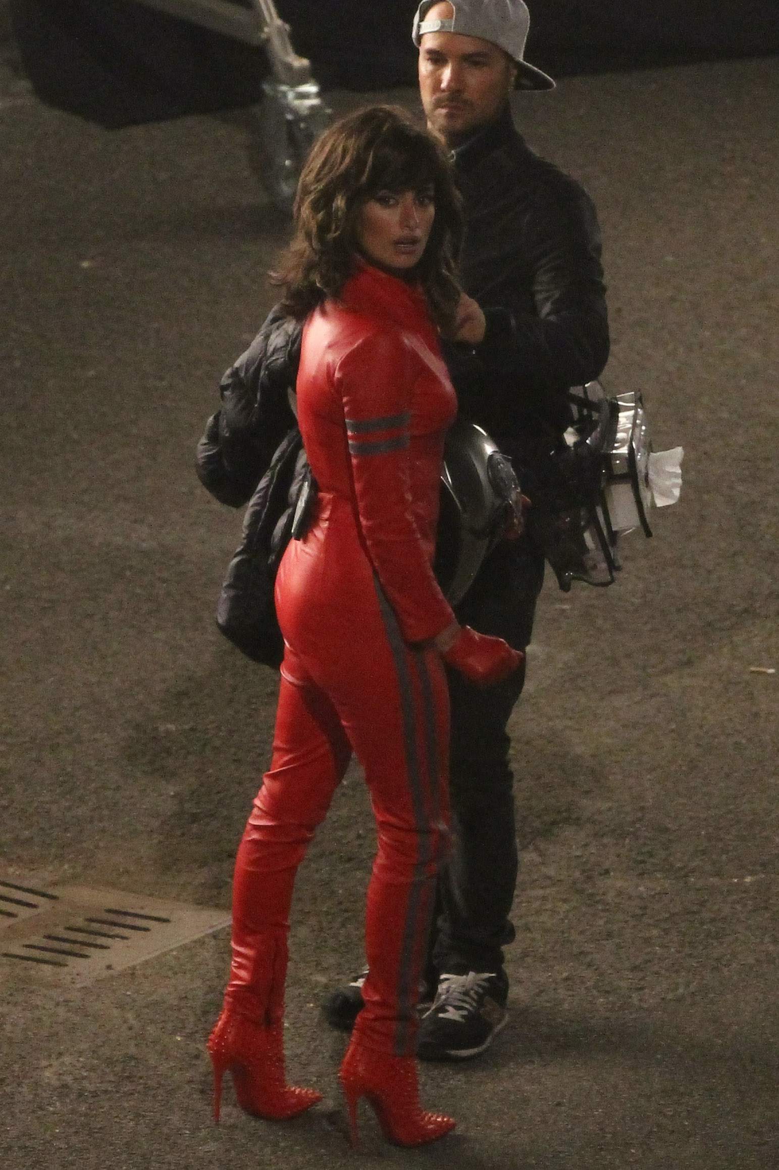 Penelope Cruz films some night scenes for Zoolander 2