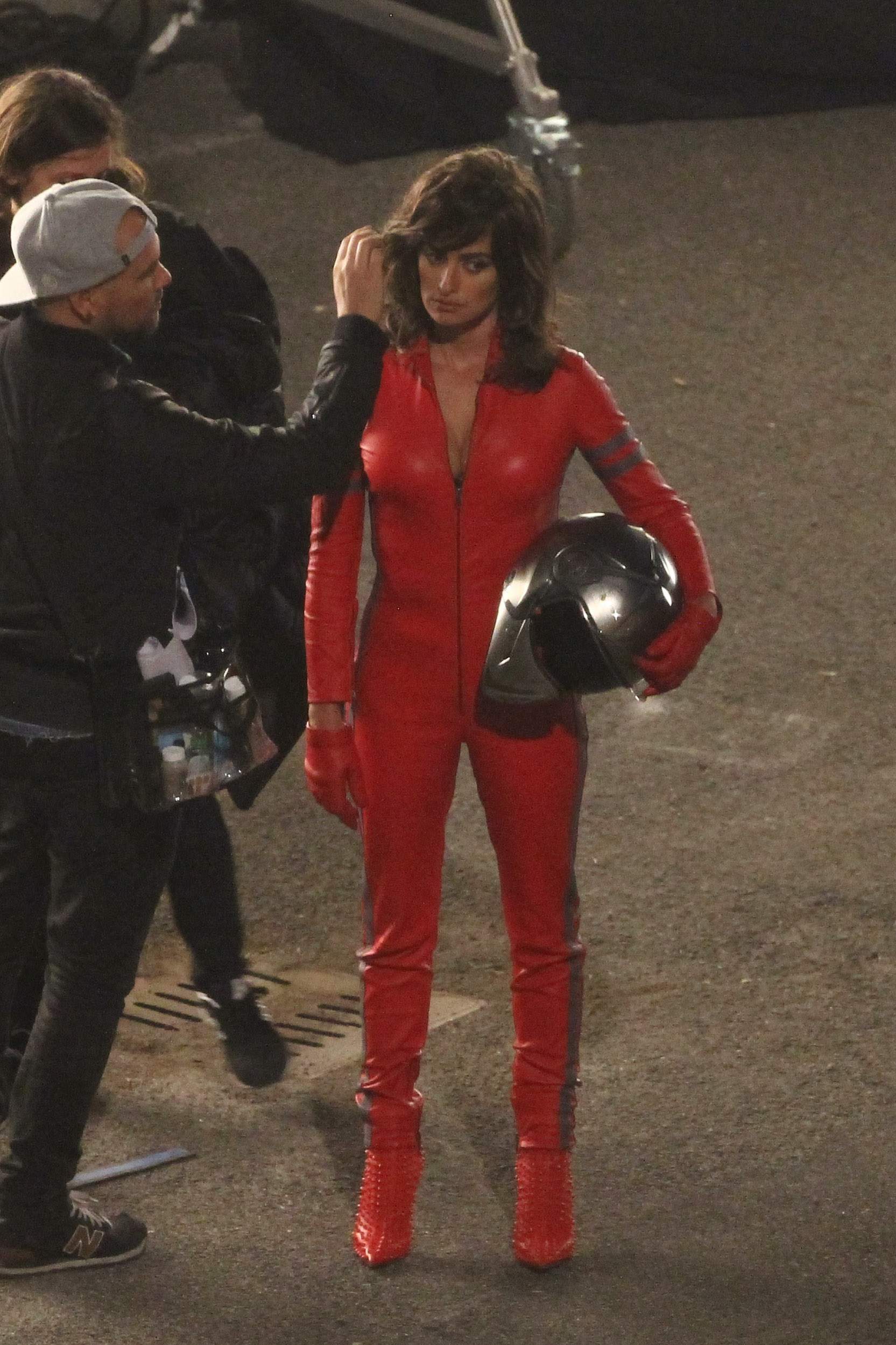 Penelope Cruz films some night scenes for Zoolander 2