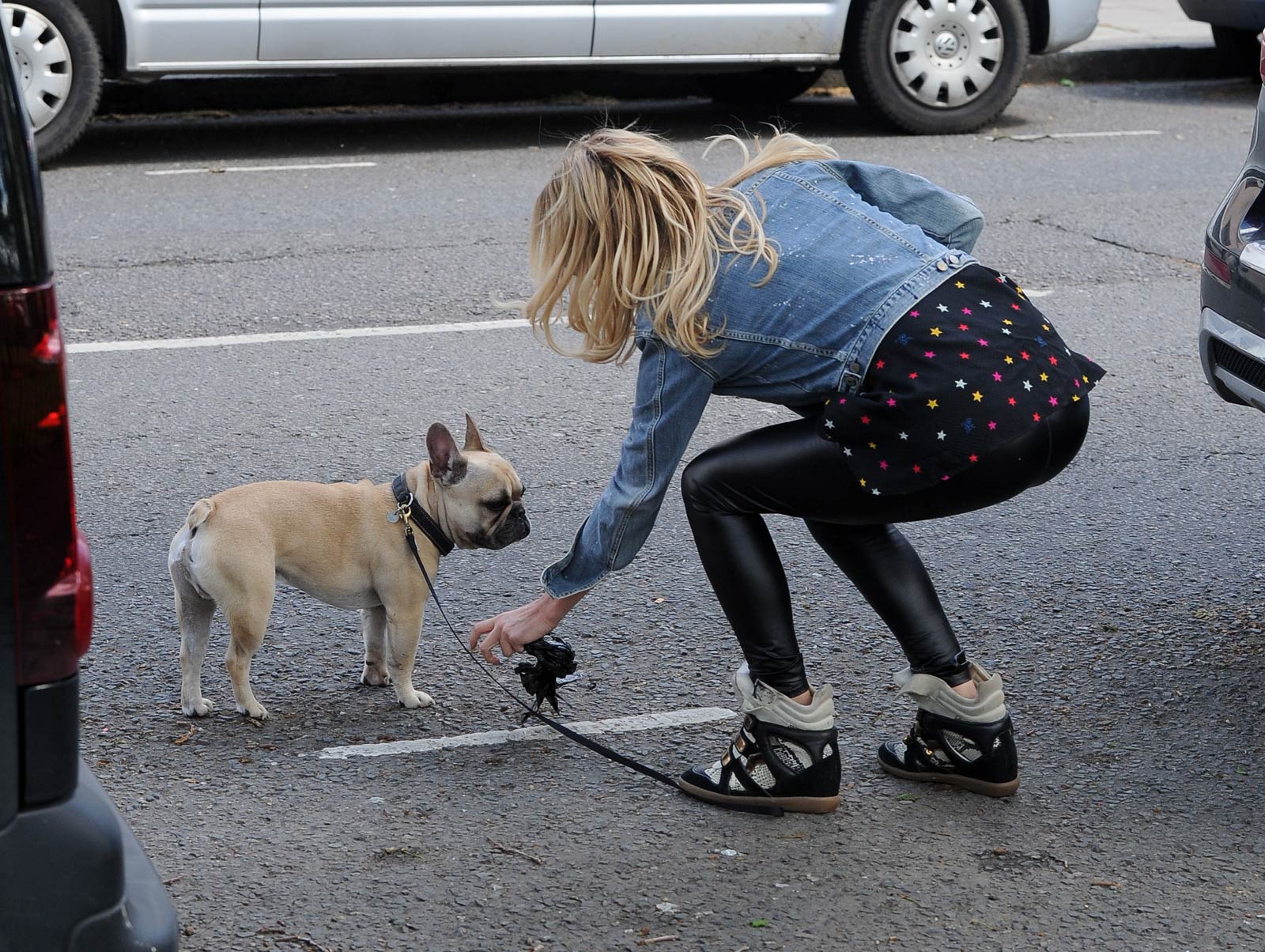 Sarah Harding walking her dog in Primrose Hill