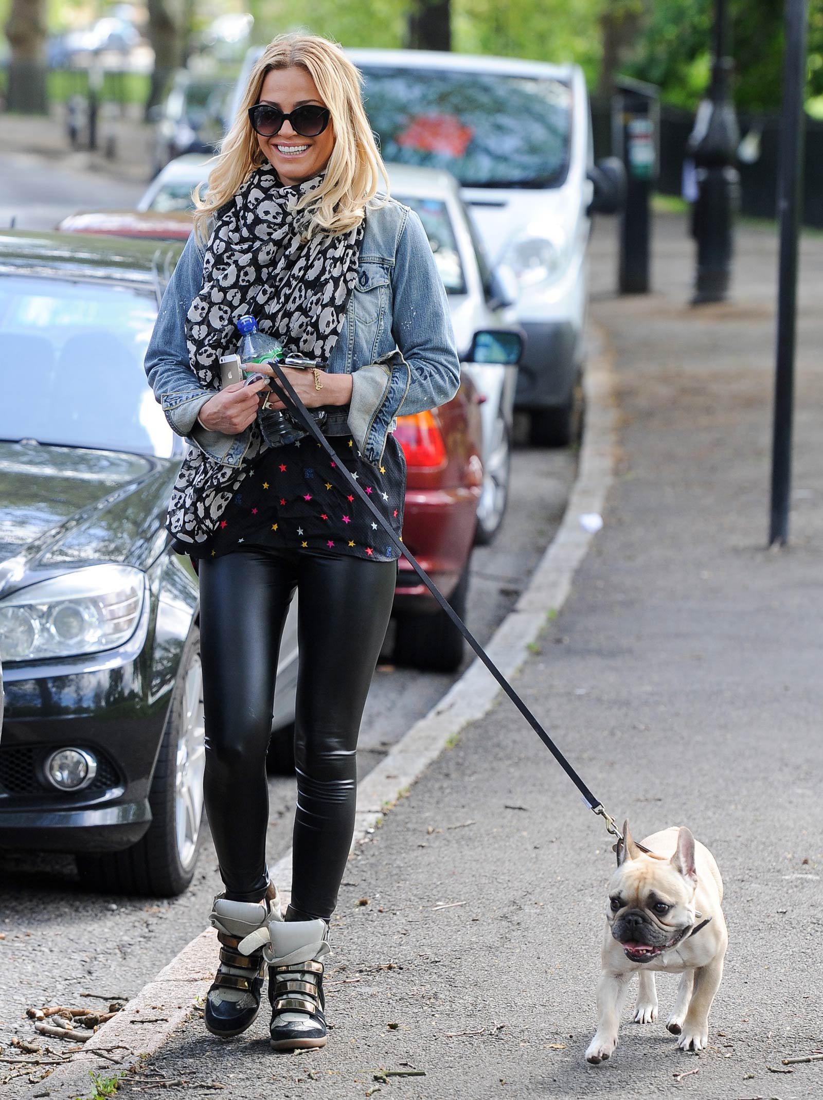 Sarah Harding walking her dog in Primrose Hill