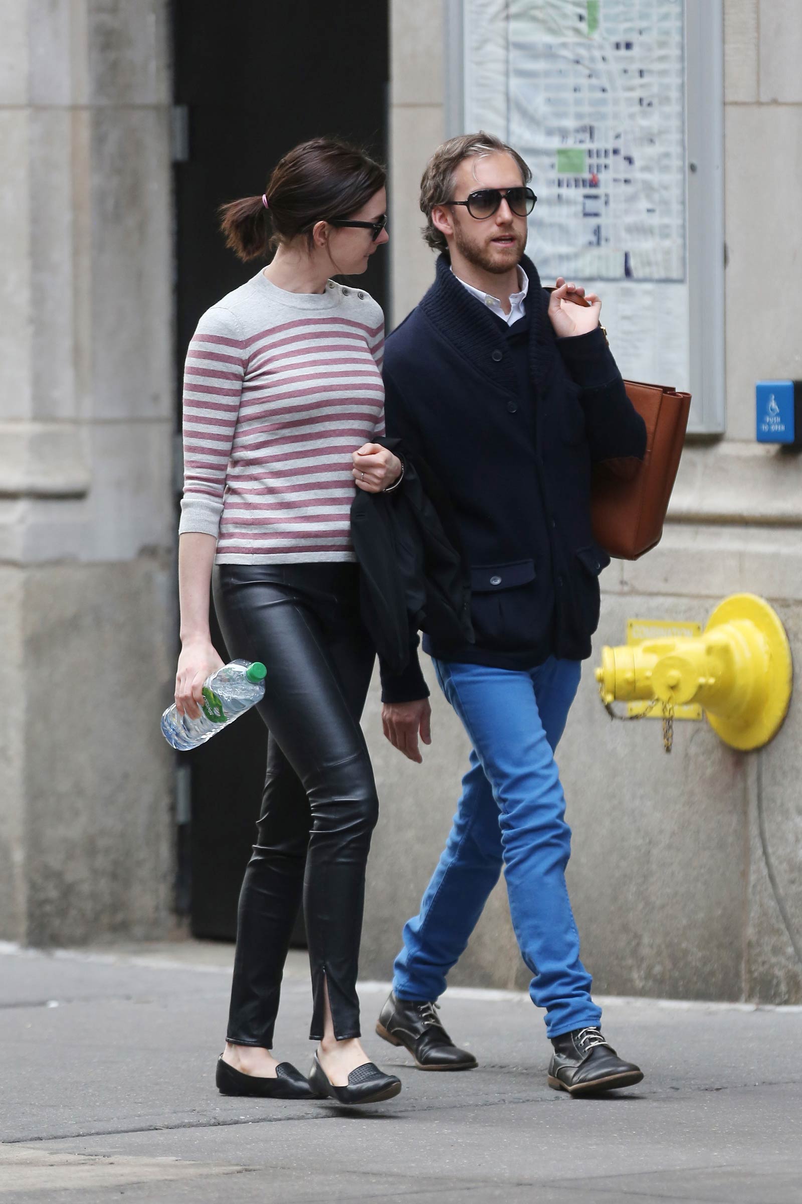 Anne Hathaway walking to the Public Theatre