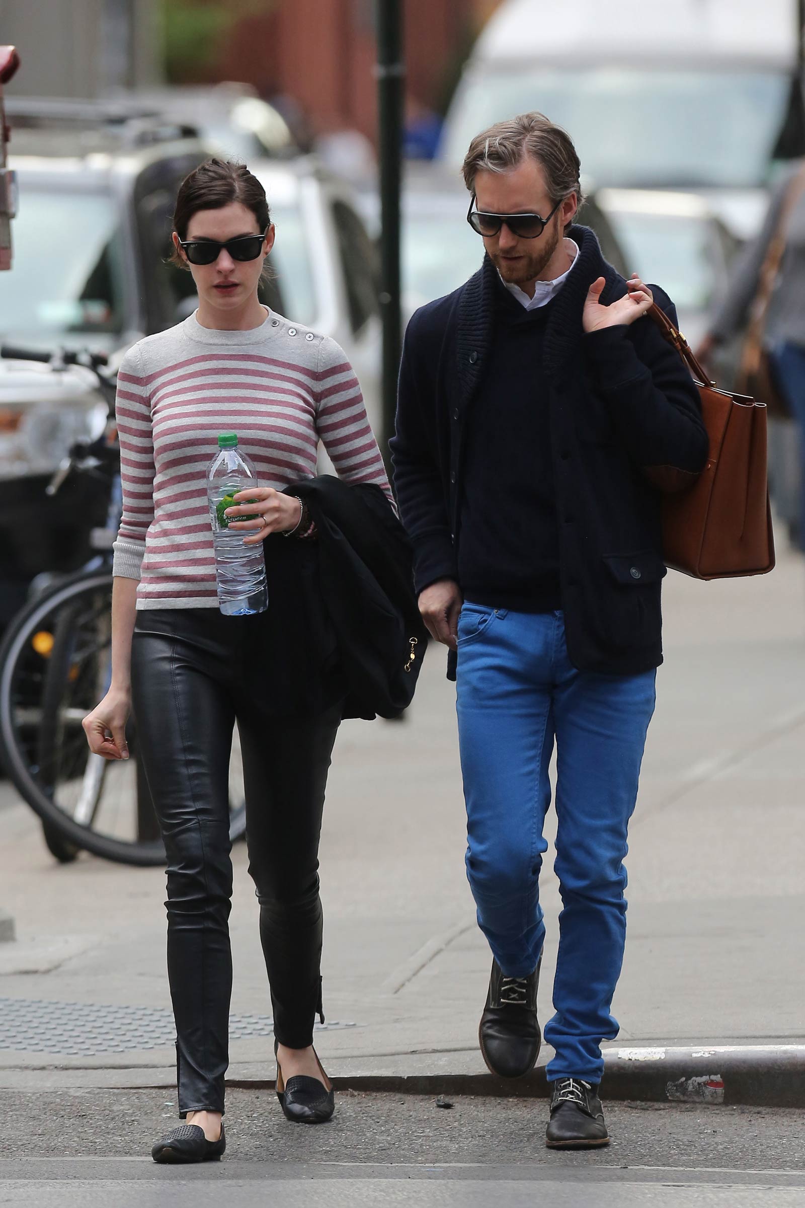 Anne Hathaway walking to the Public Theatre