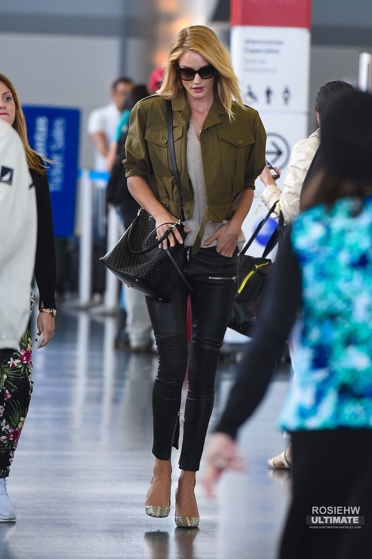 Rosie Huntington-Whiteley arrives at JFK airport
