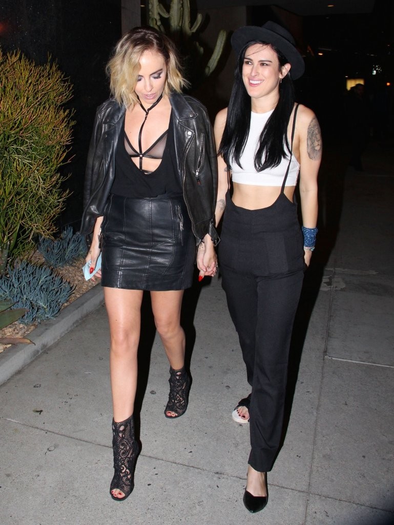 Rumer Willis enjoys a night out with a friend