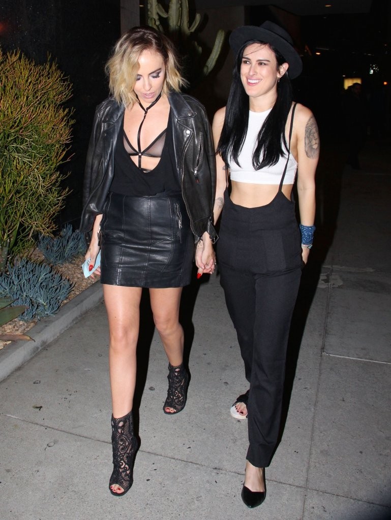 Rumer Willis enjoys a night out with a friend