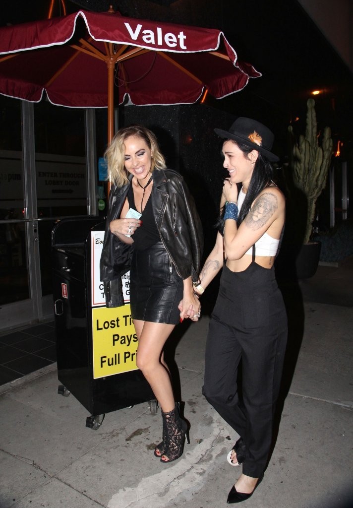 Rumer Willis enjoys a night out with a friend