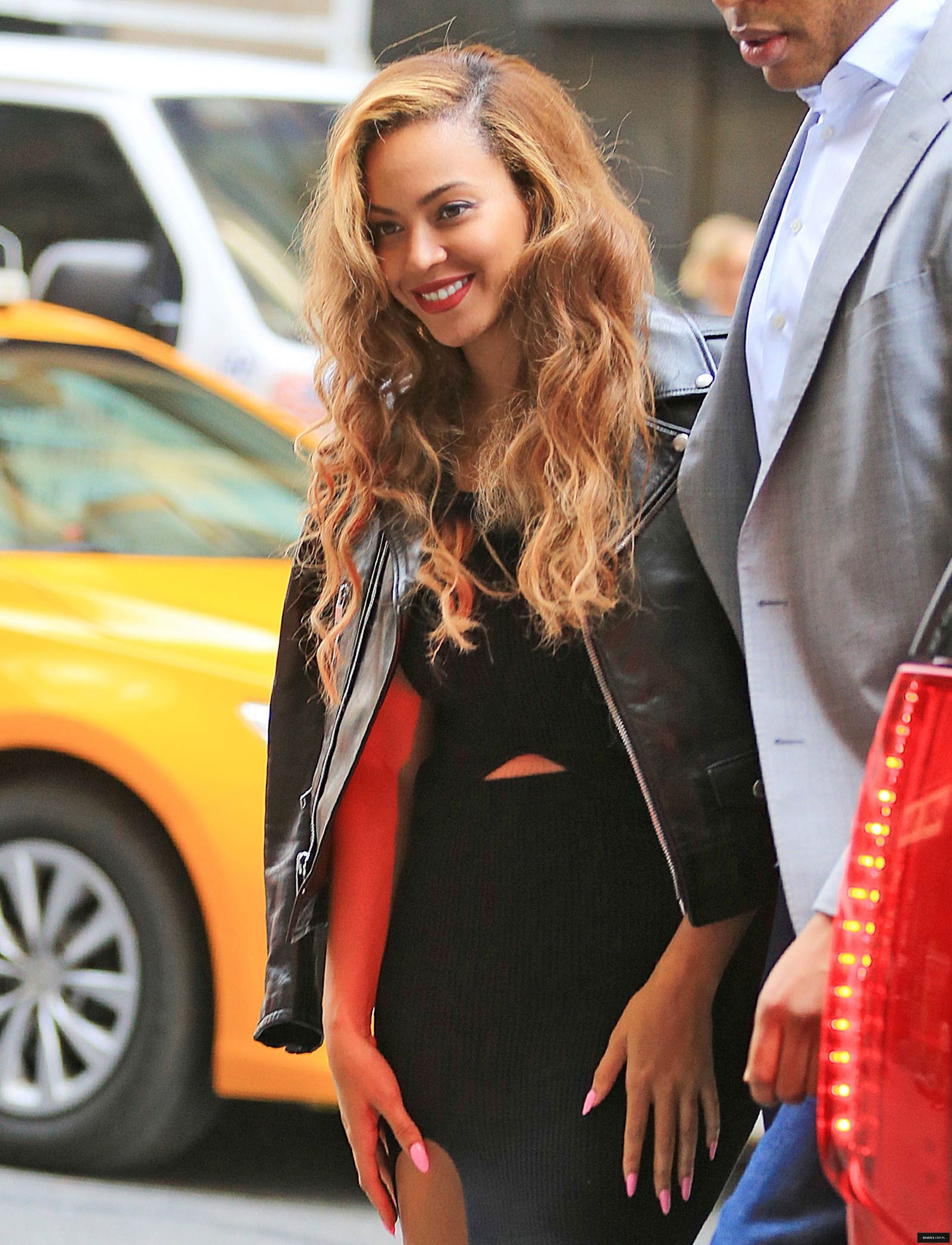 Beyonce arrives at her Office Building