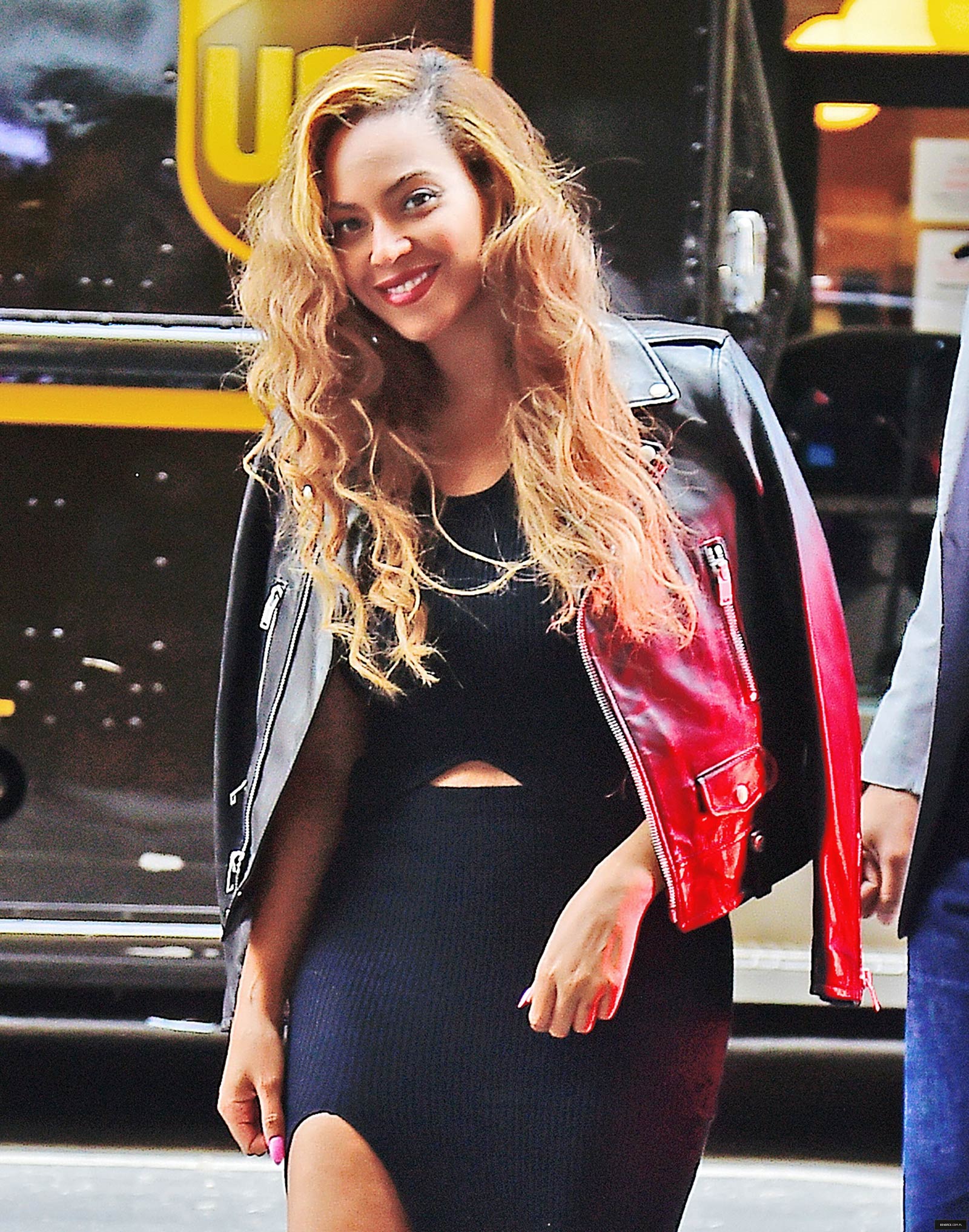 Beyonce arrives at her Office Building