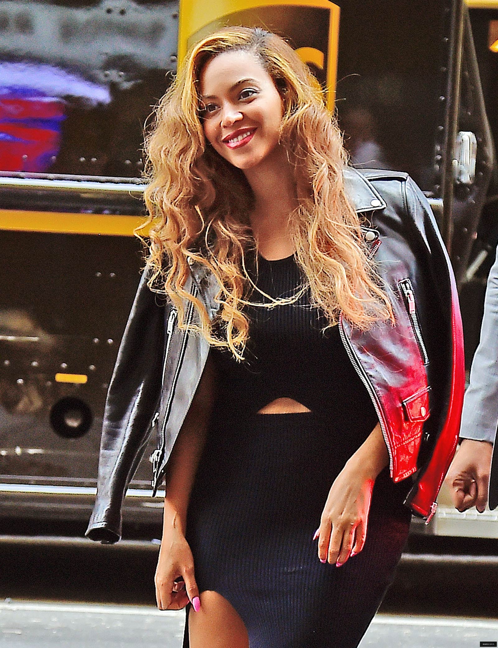 Beyonce arrives at her Office Building