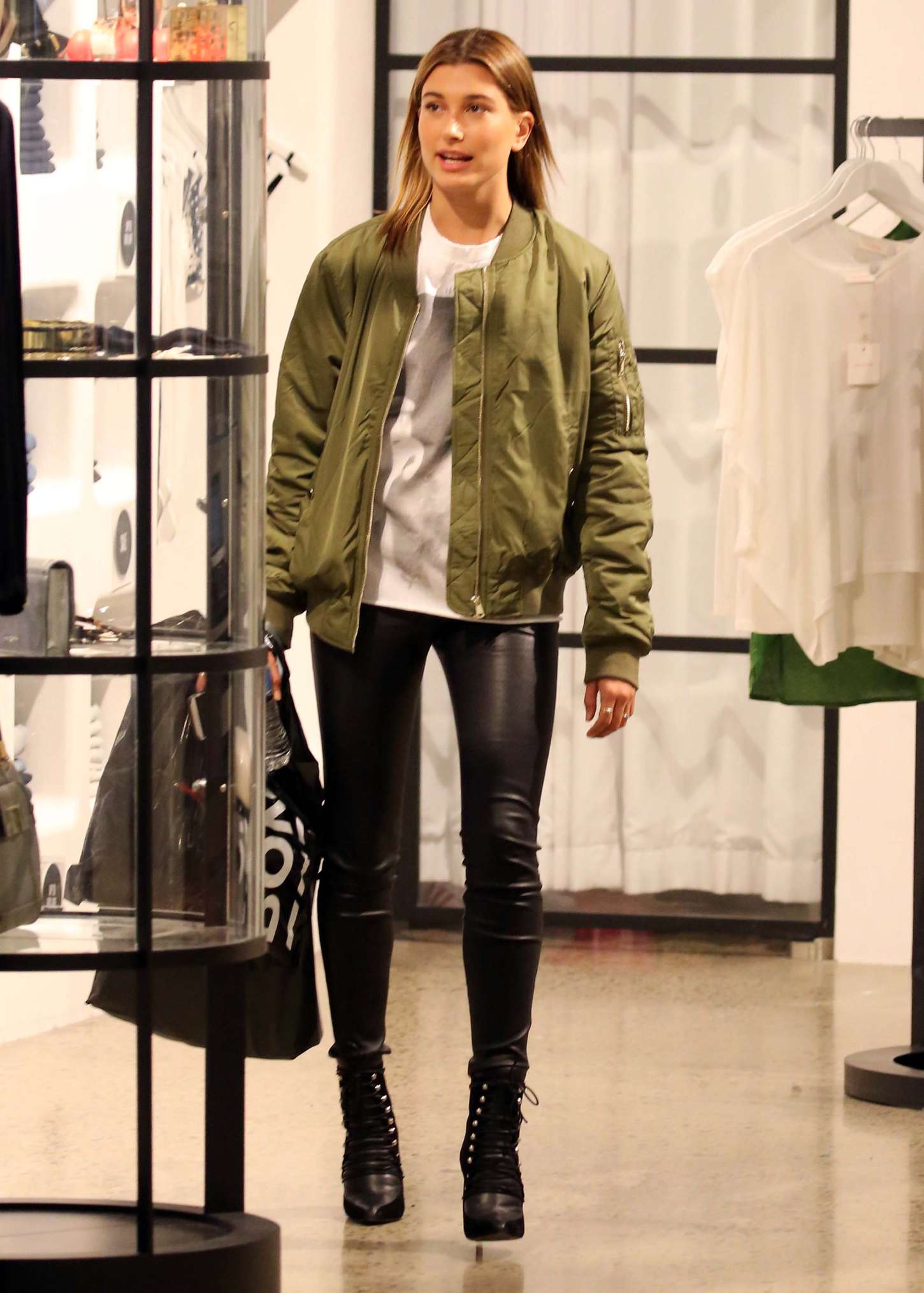 Hailey Baldwin shopping in Sydney