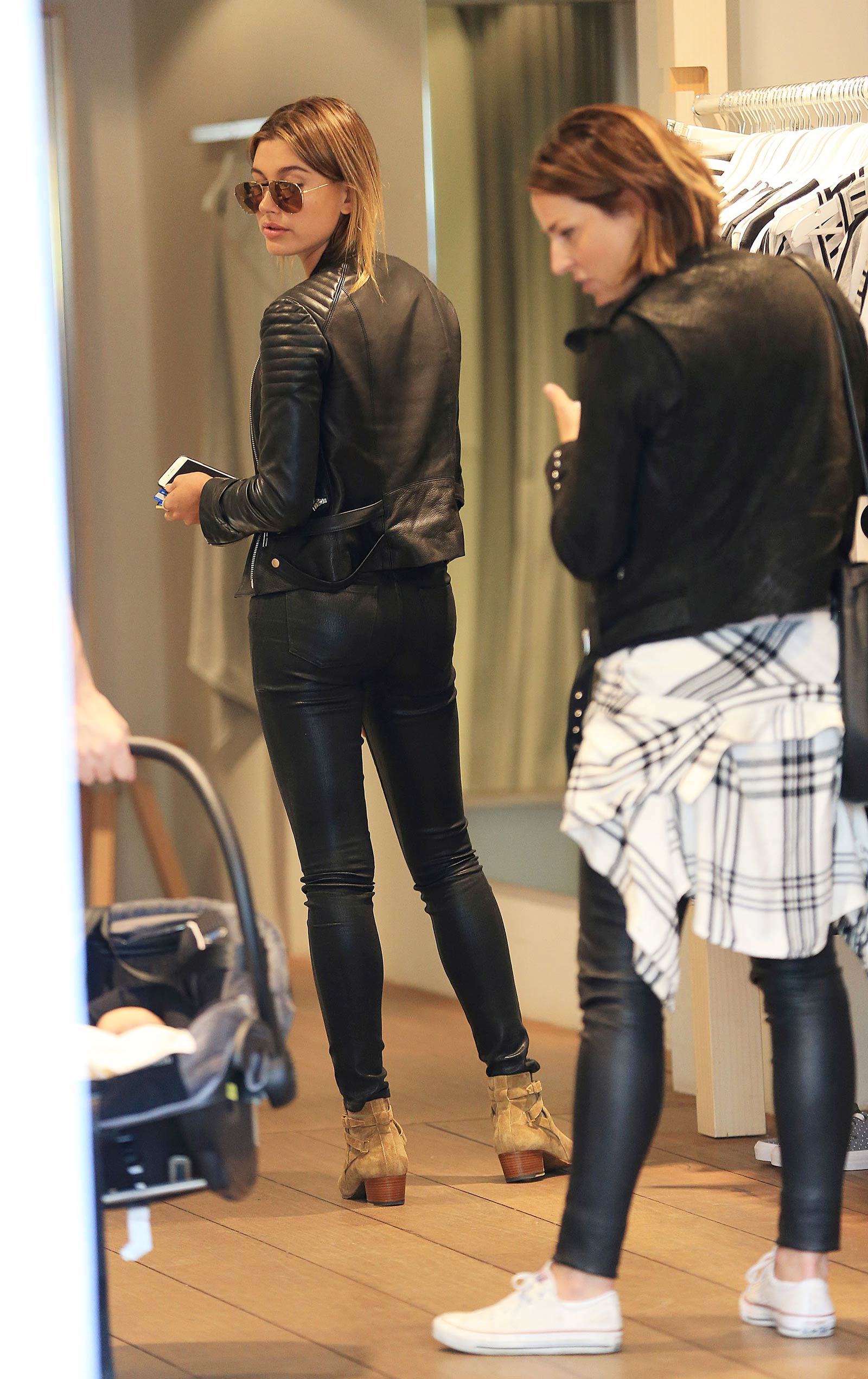 Hailey Baldwin Shopping in Sydney