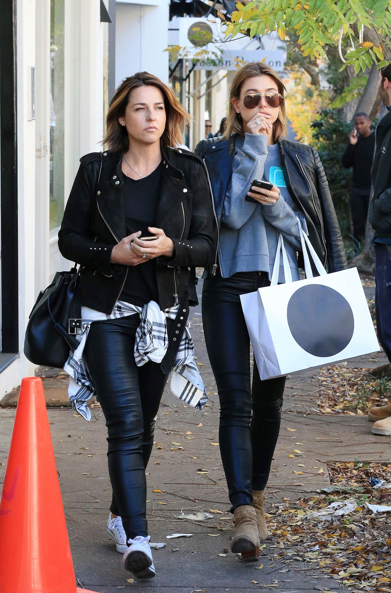 Hailey Baldwin Shopping in Sydney