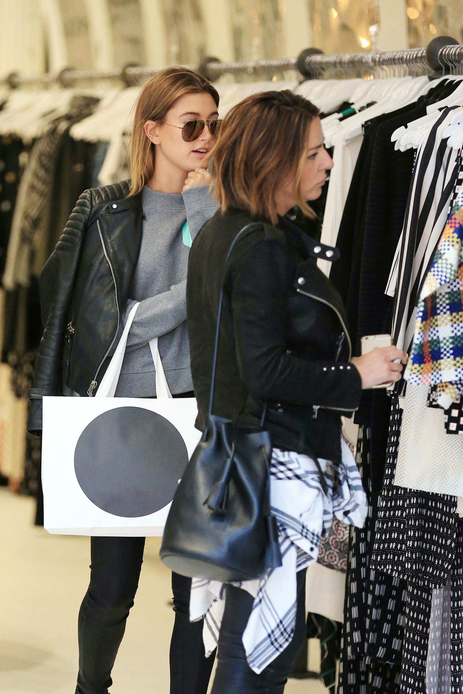 Hailey Baldwin Shopping in Sydney