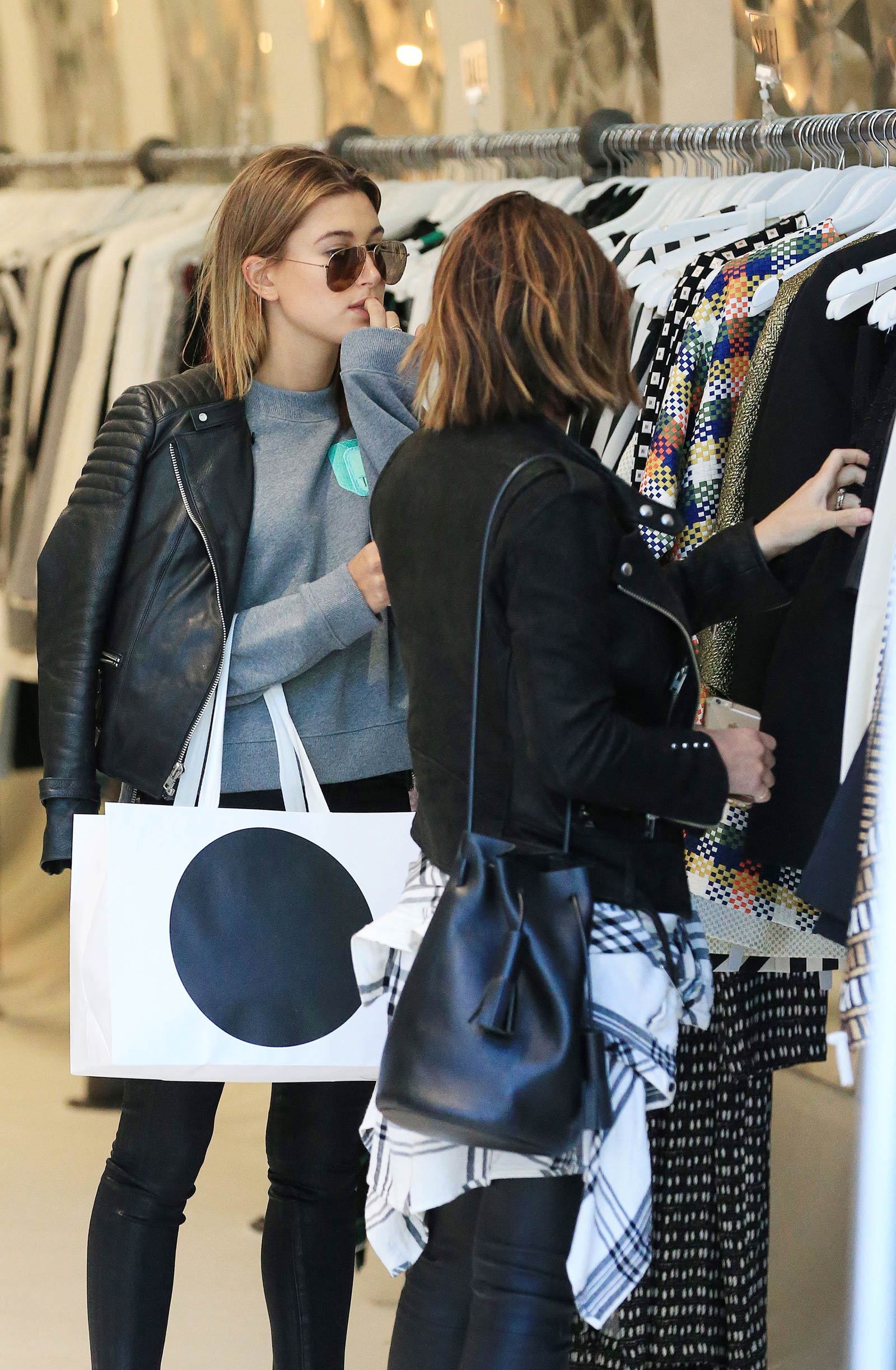 Hailey Baldwin Shopping in Sydney