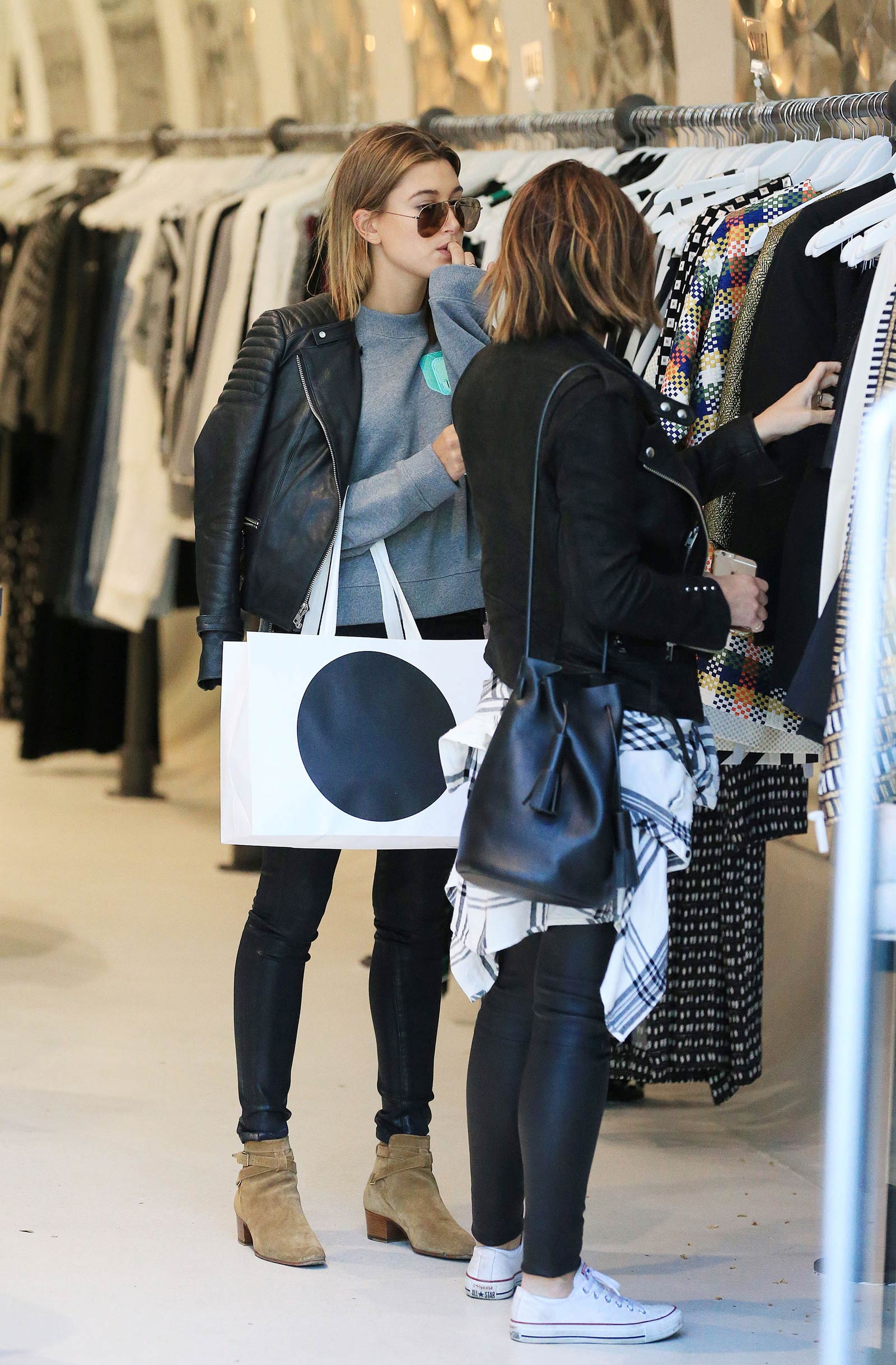 Hailey Baldwin Shopping in Sydney