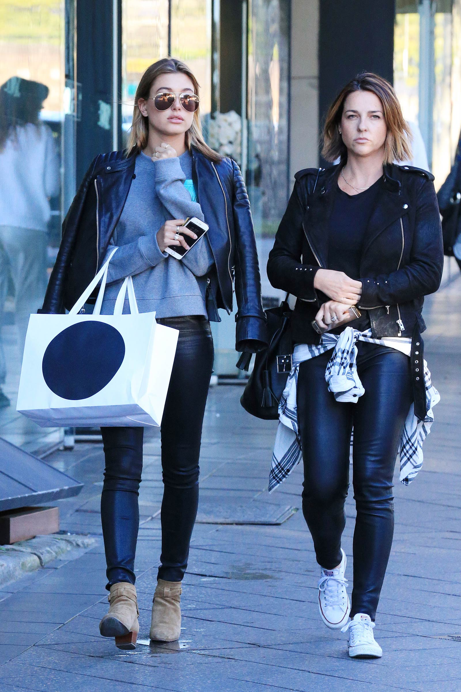 Hailey Baldwin Shopping in Sydney