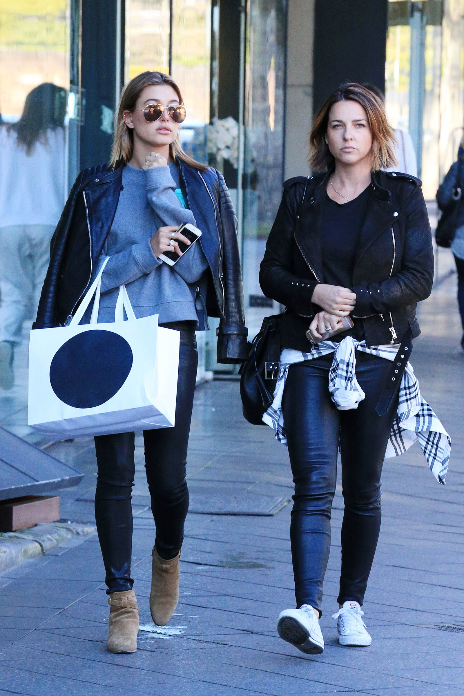 Hailey Baldwin Shopping in Sydney