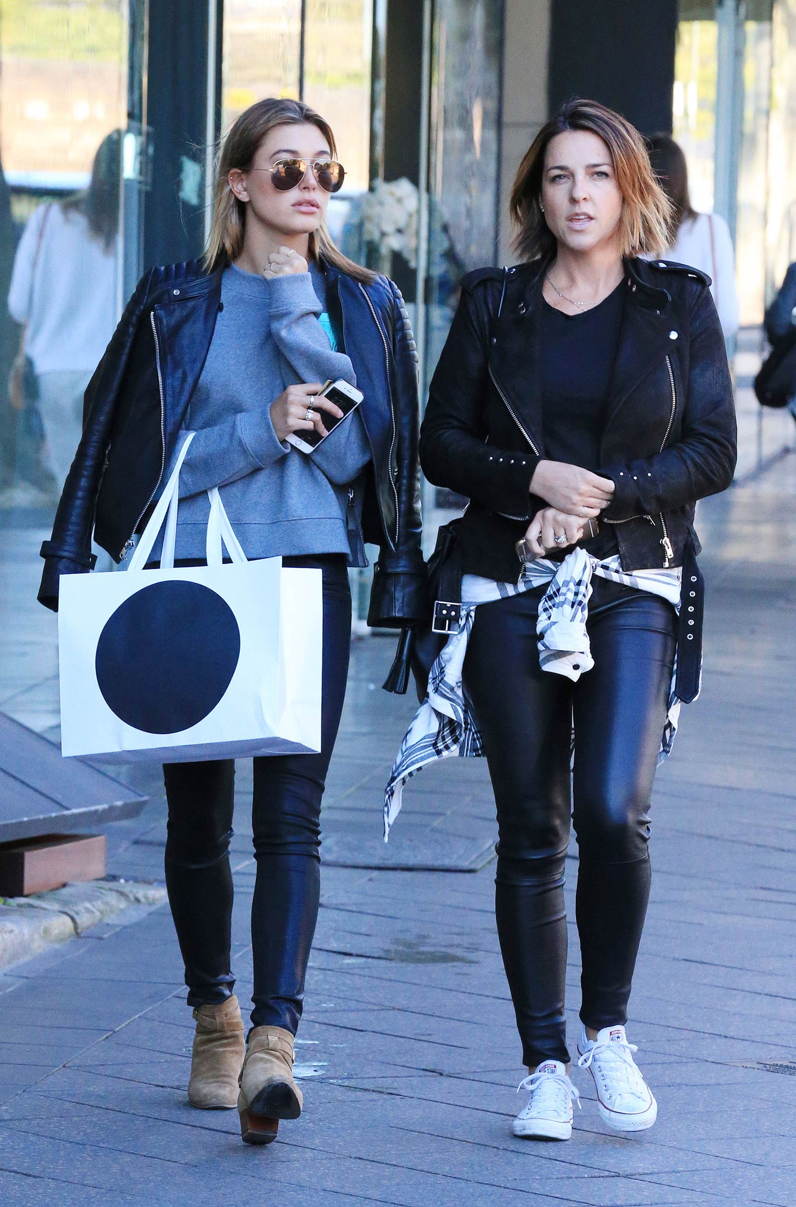 Hailey Baldwin Shopping in Sydney