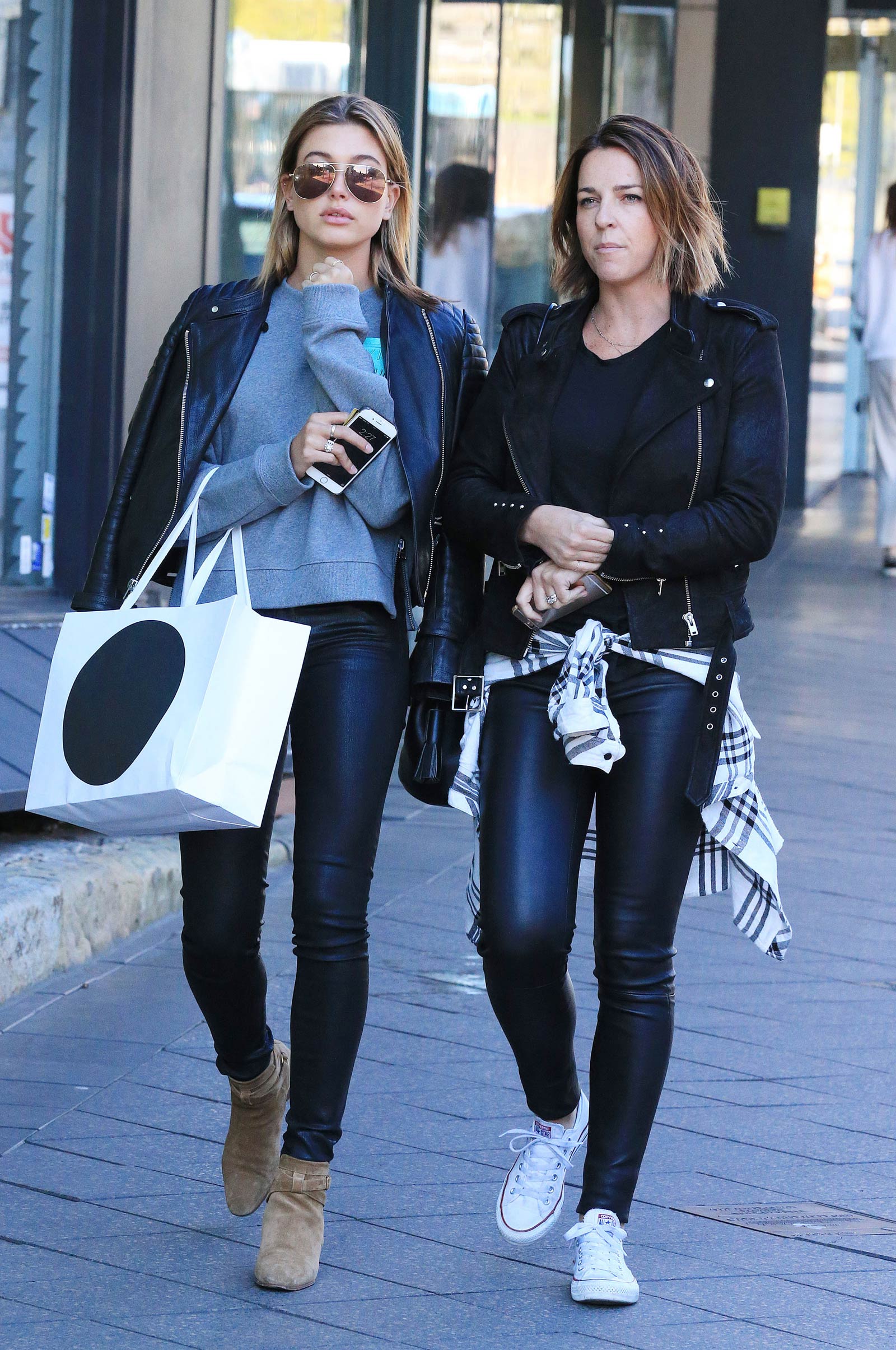 Hailey Baldwin Shopping in Sydney