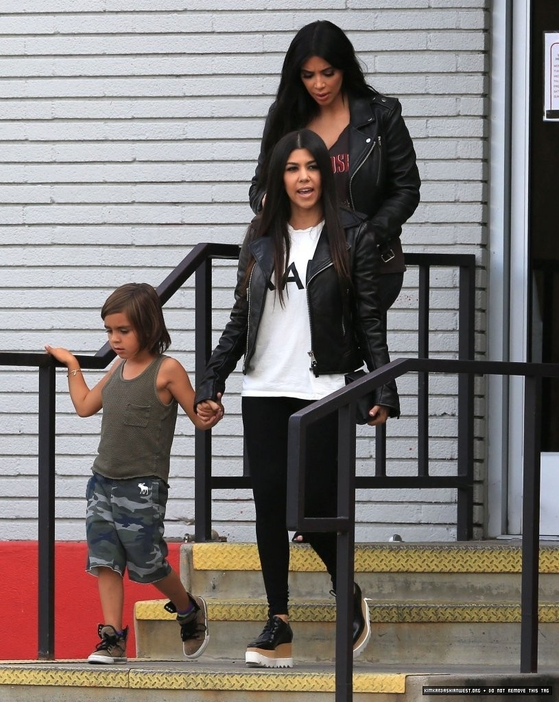 Kim Kardashian out with Khloe, Kourtney in Calabasas