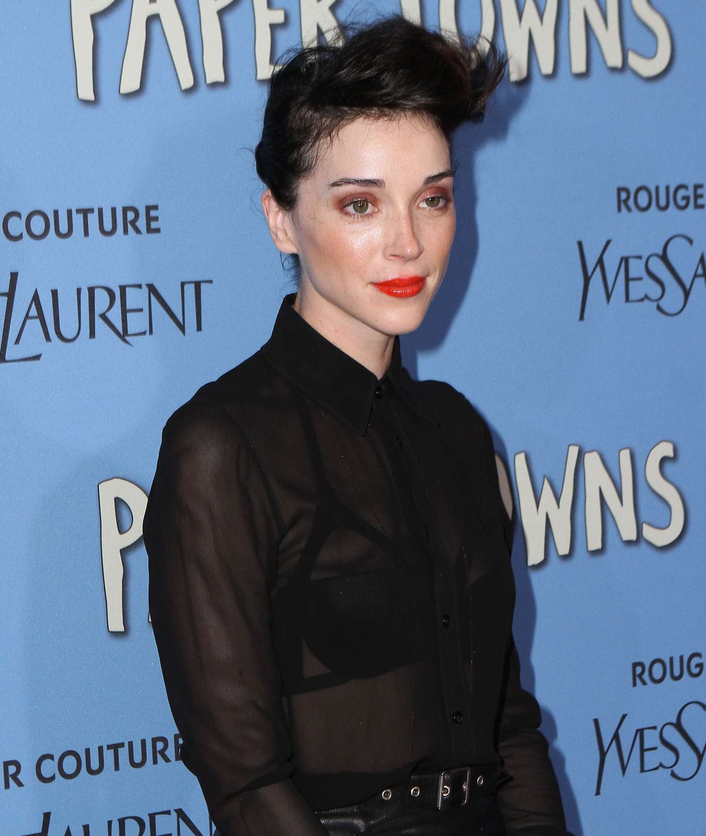 Annie Clark attends Paper Towns Premiere